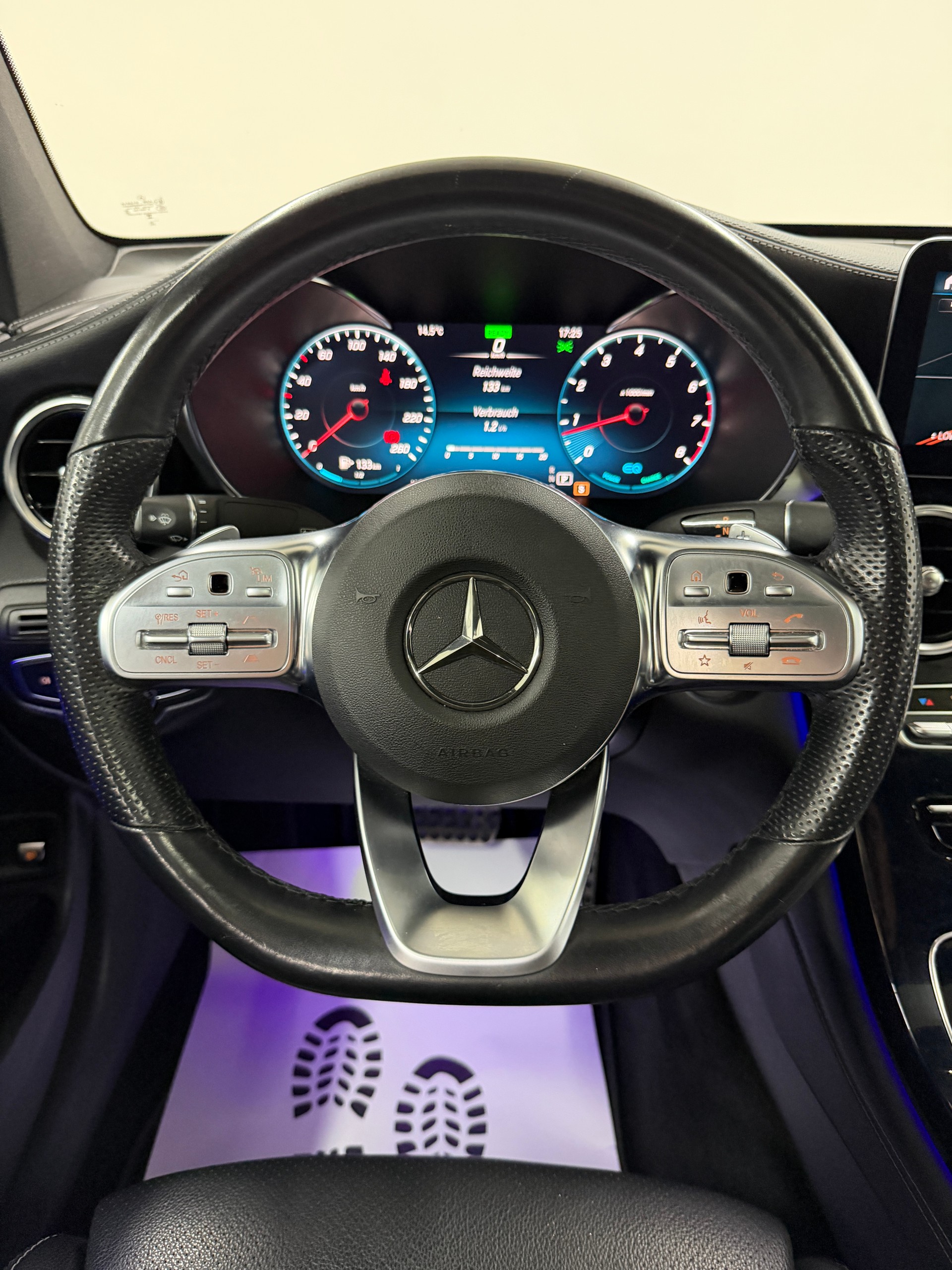 MERCEDES-BENZ GLC Coupé 300 AMG Line 258PS Obsidianschwarz 4Matic 9G-Tronic / Panoramadach / 360° Kamera / Leder / Head-Up-Display / Keyless /-image-12