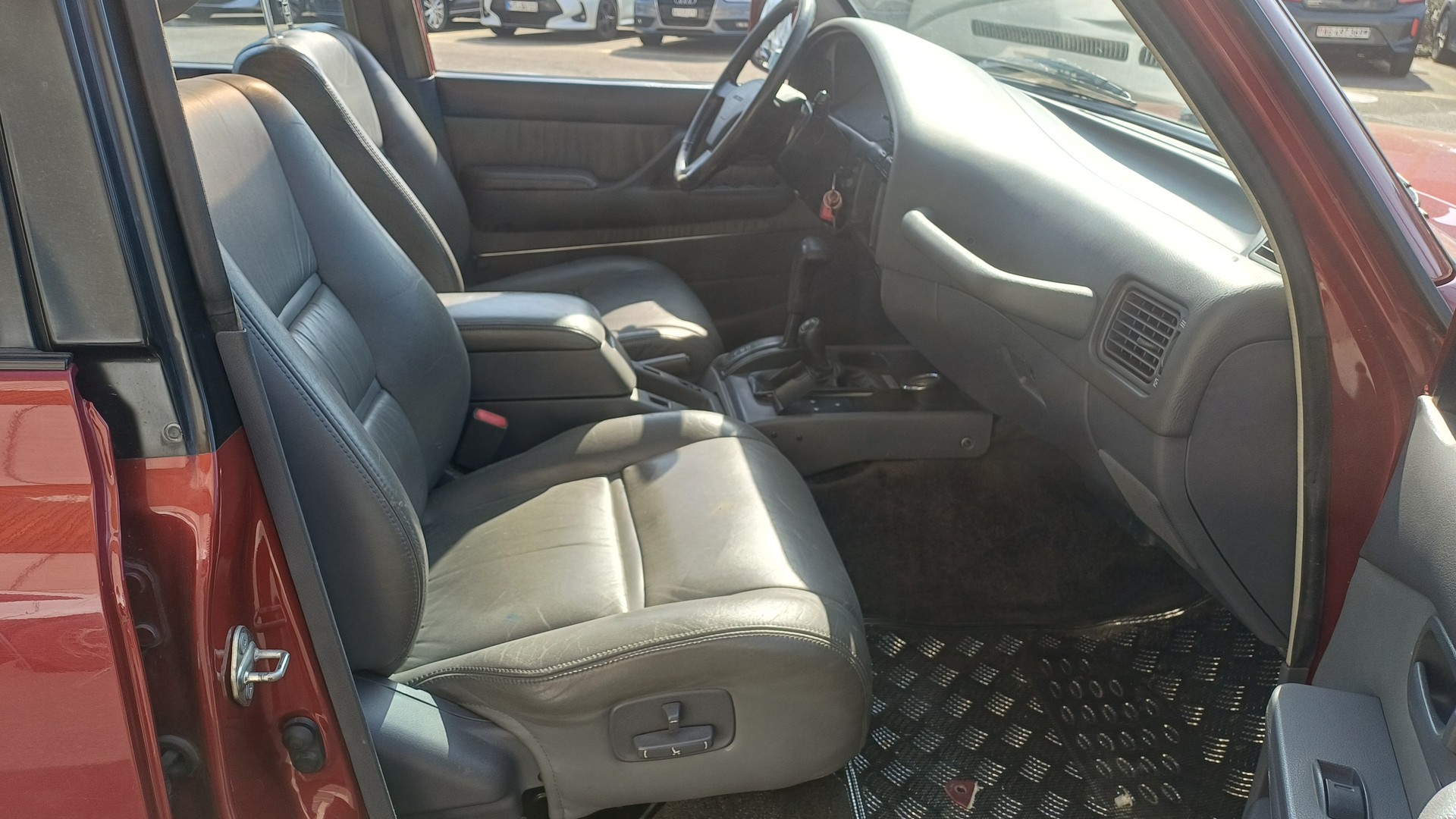 TOYOTA FZJ80L VX Super Saloon-image-11
