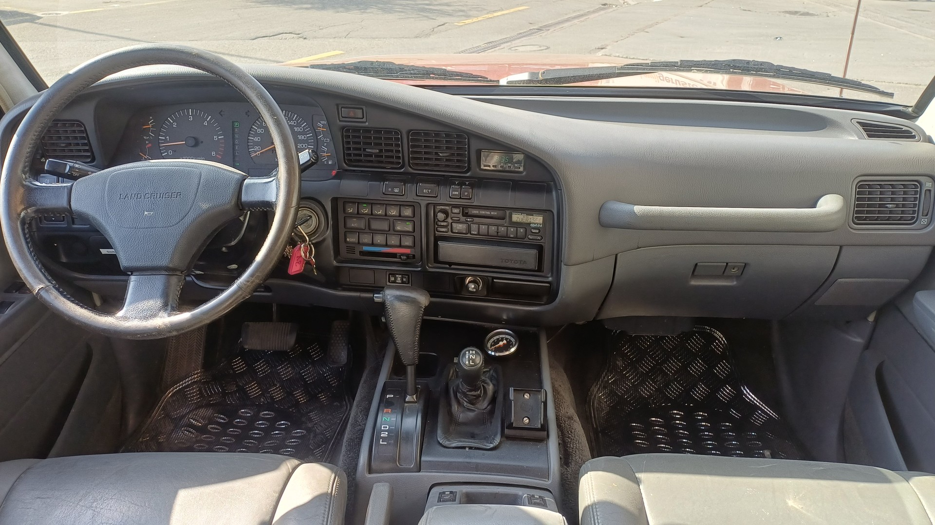 TOYOTA FZJ80L VX Super Saloon-image-8