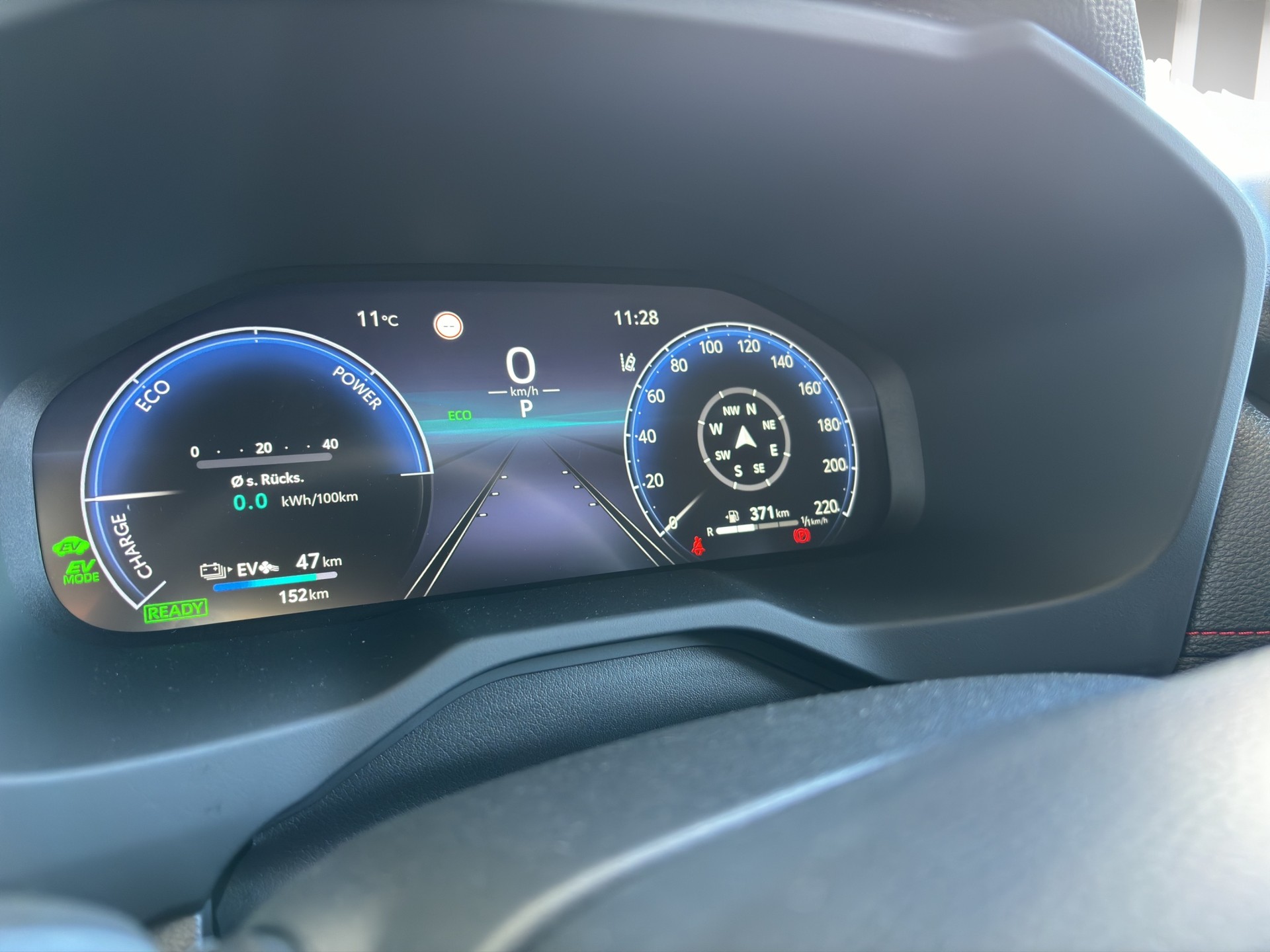 TOYOTA RAV-4 2.5 PHEV Trend e-CVT 4WD-image-17