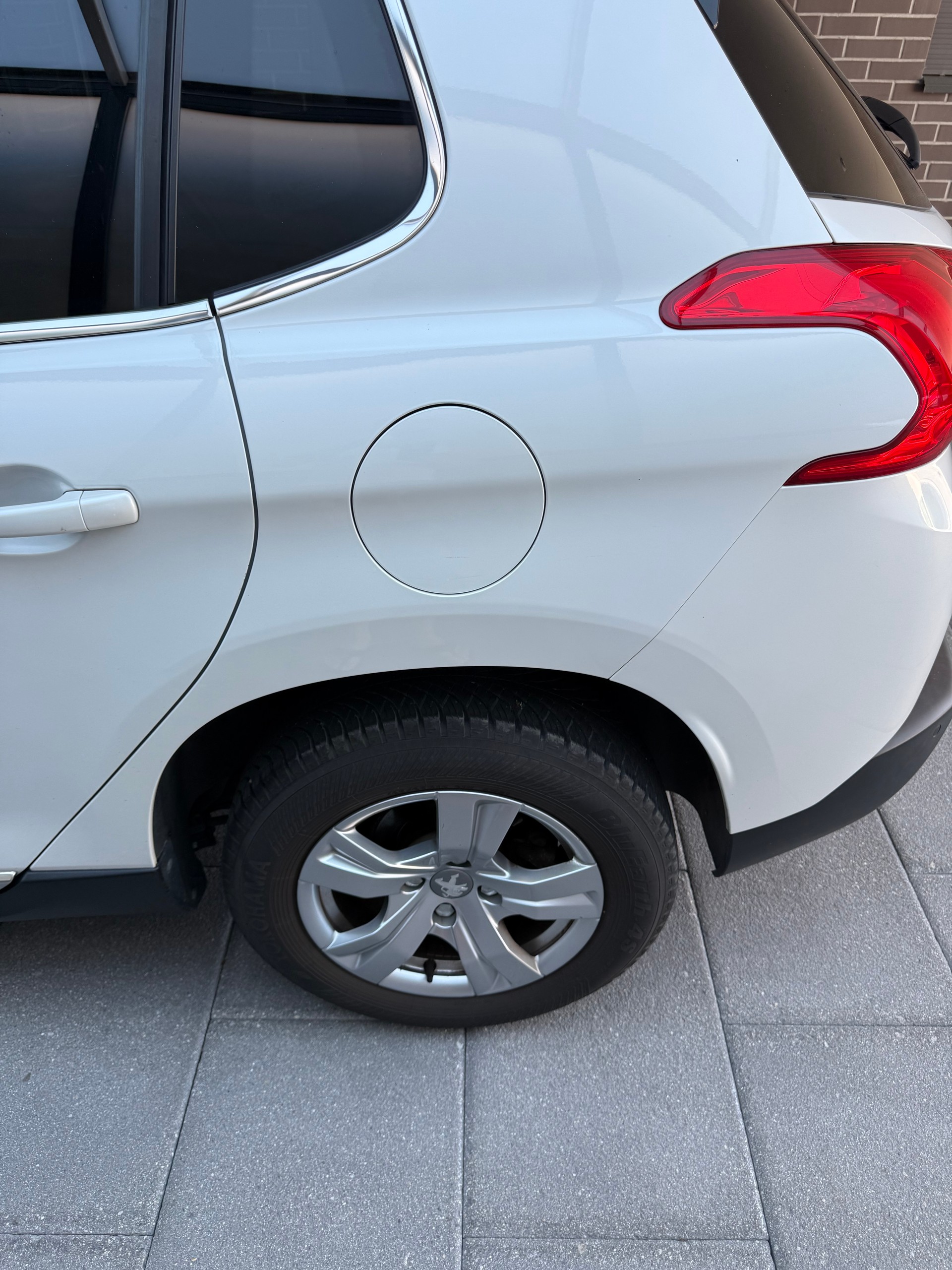 PEUGEOT 2008 1.2 VTI Active-image-7