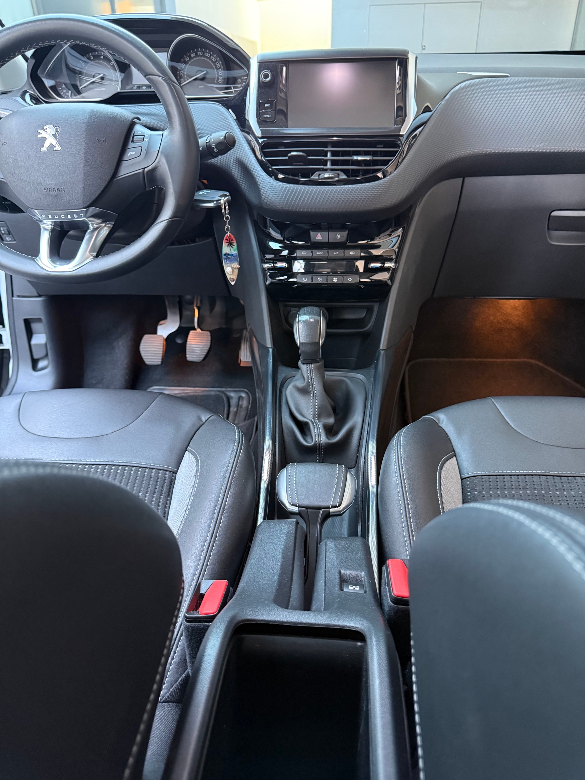 PEUGEOT 2008 1.2 VTI Active-image-14