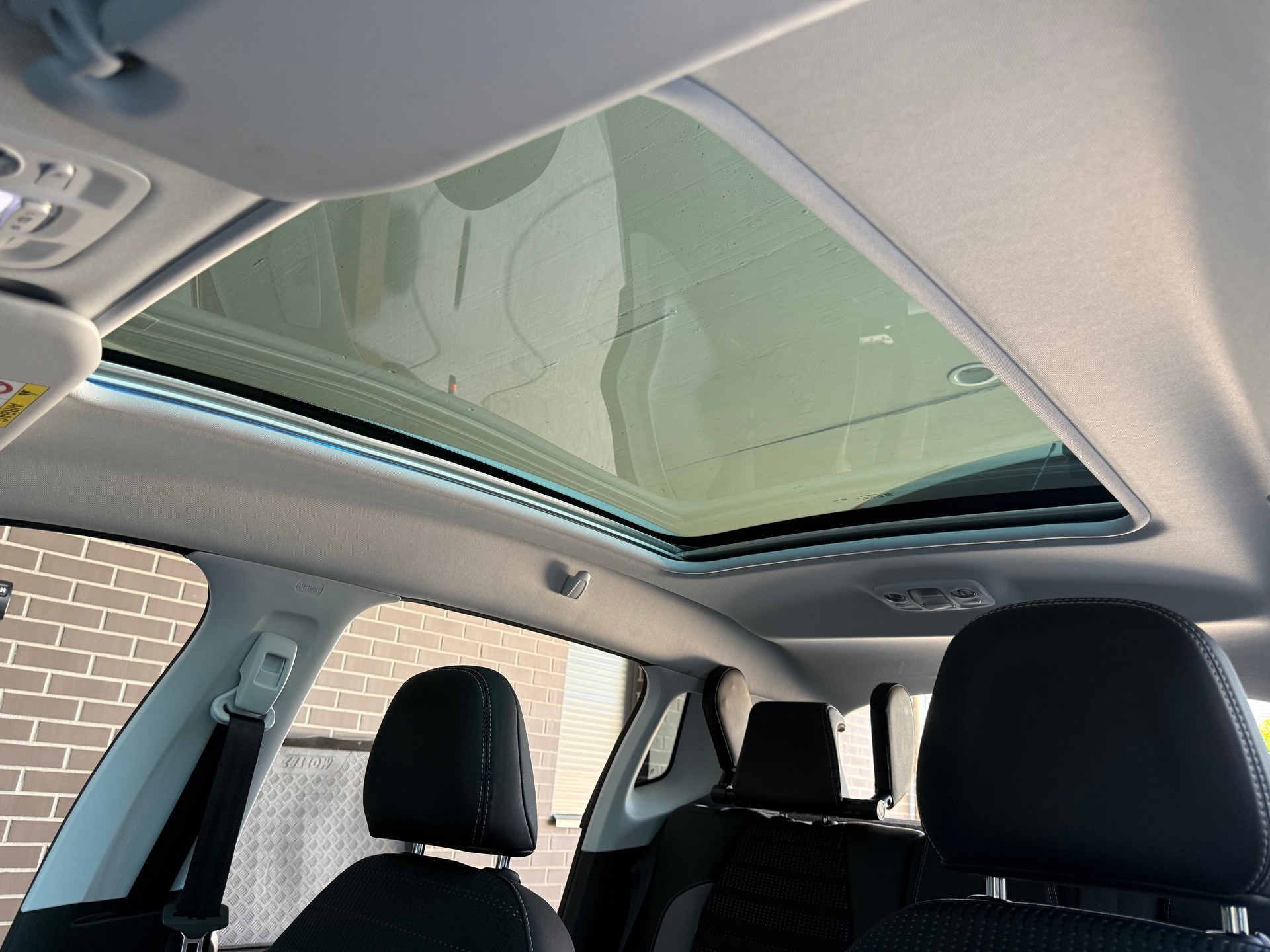 PEUGEOT 2008 1.2 VTI Active-image-15