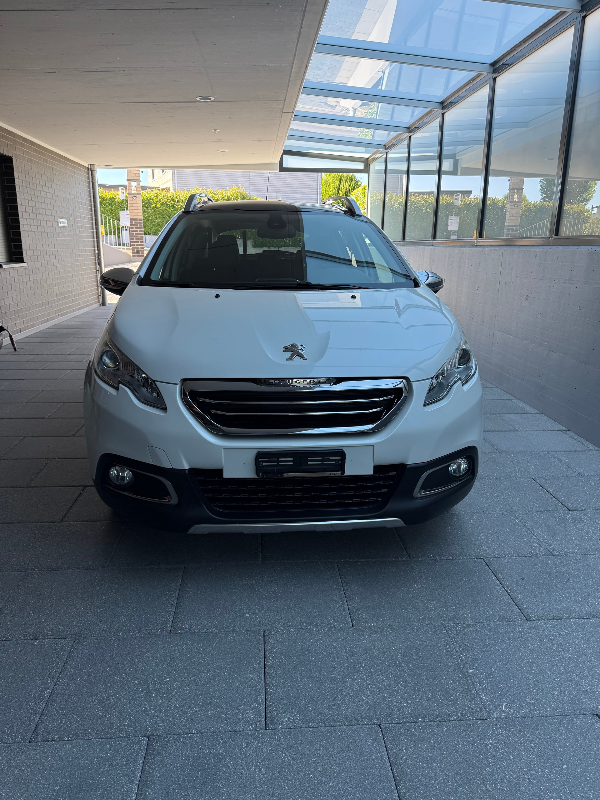 PEUGEOT 2008 1.2 VTI Active-image-2
