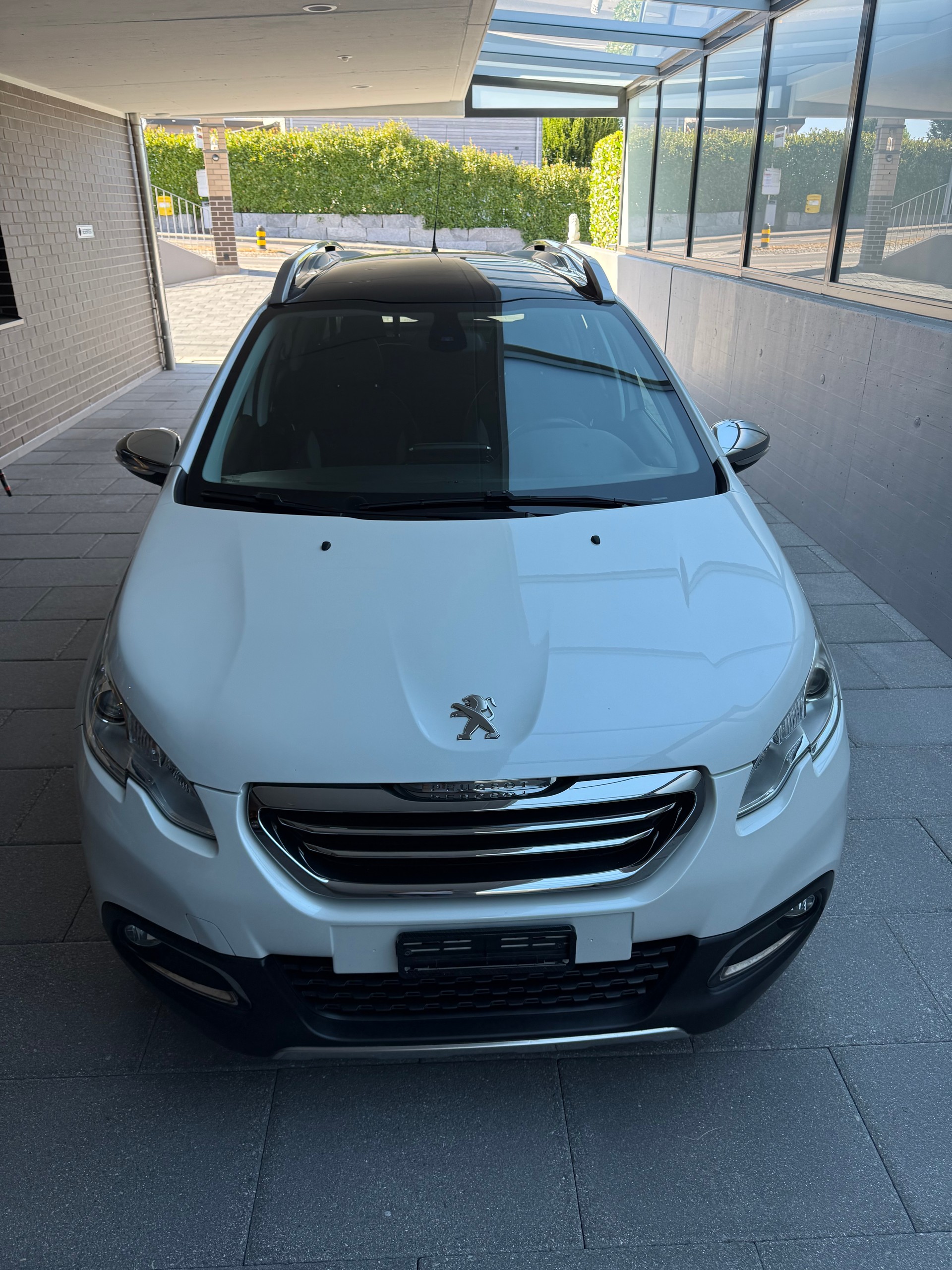 PEUGEOT 2008 1.2 VTI Active-image-5