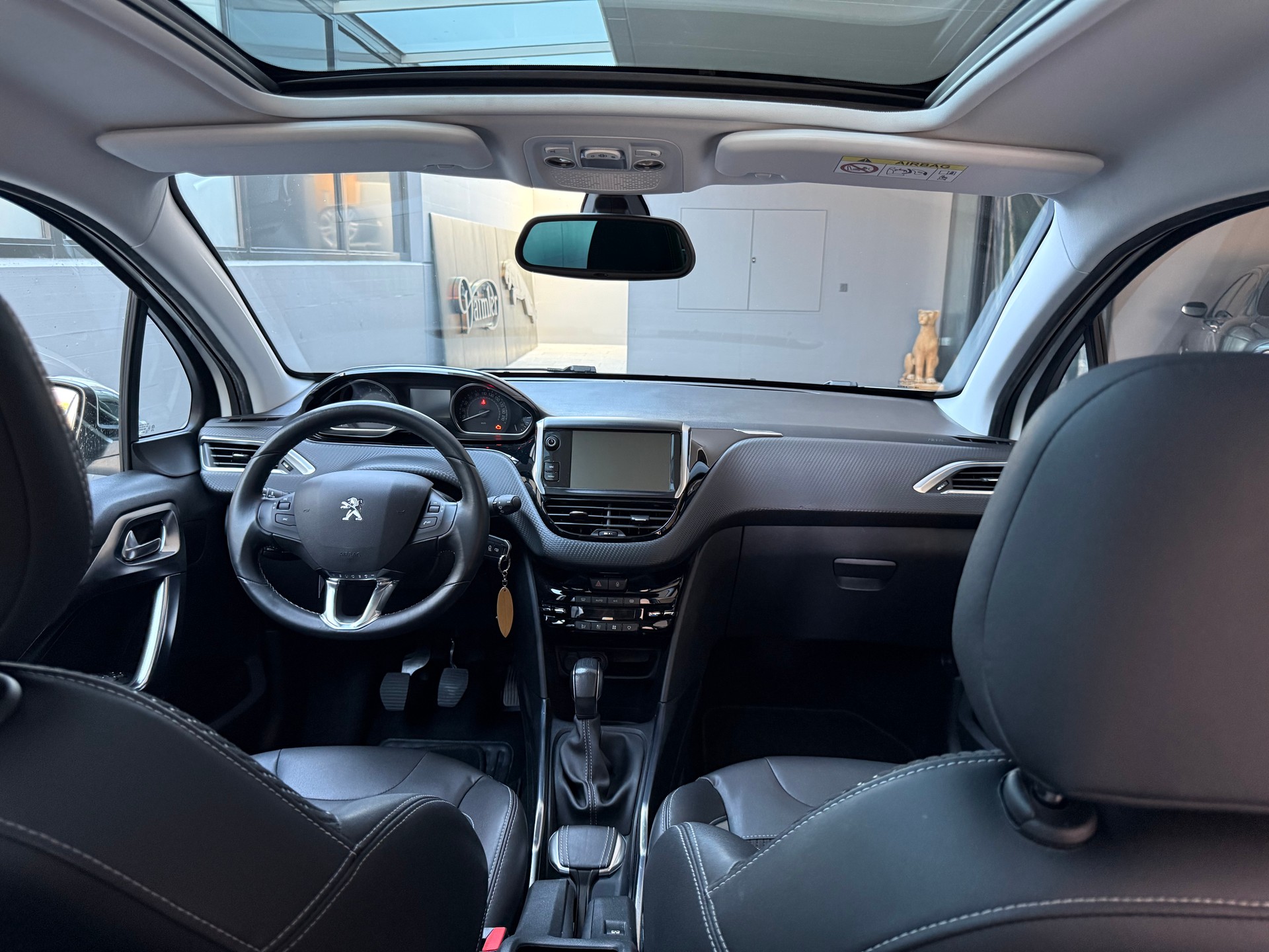 PEUGEOT 2008 1.2 VTI Active-image-19