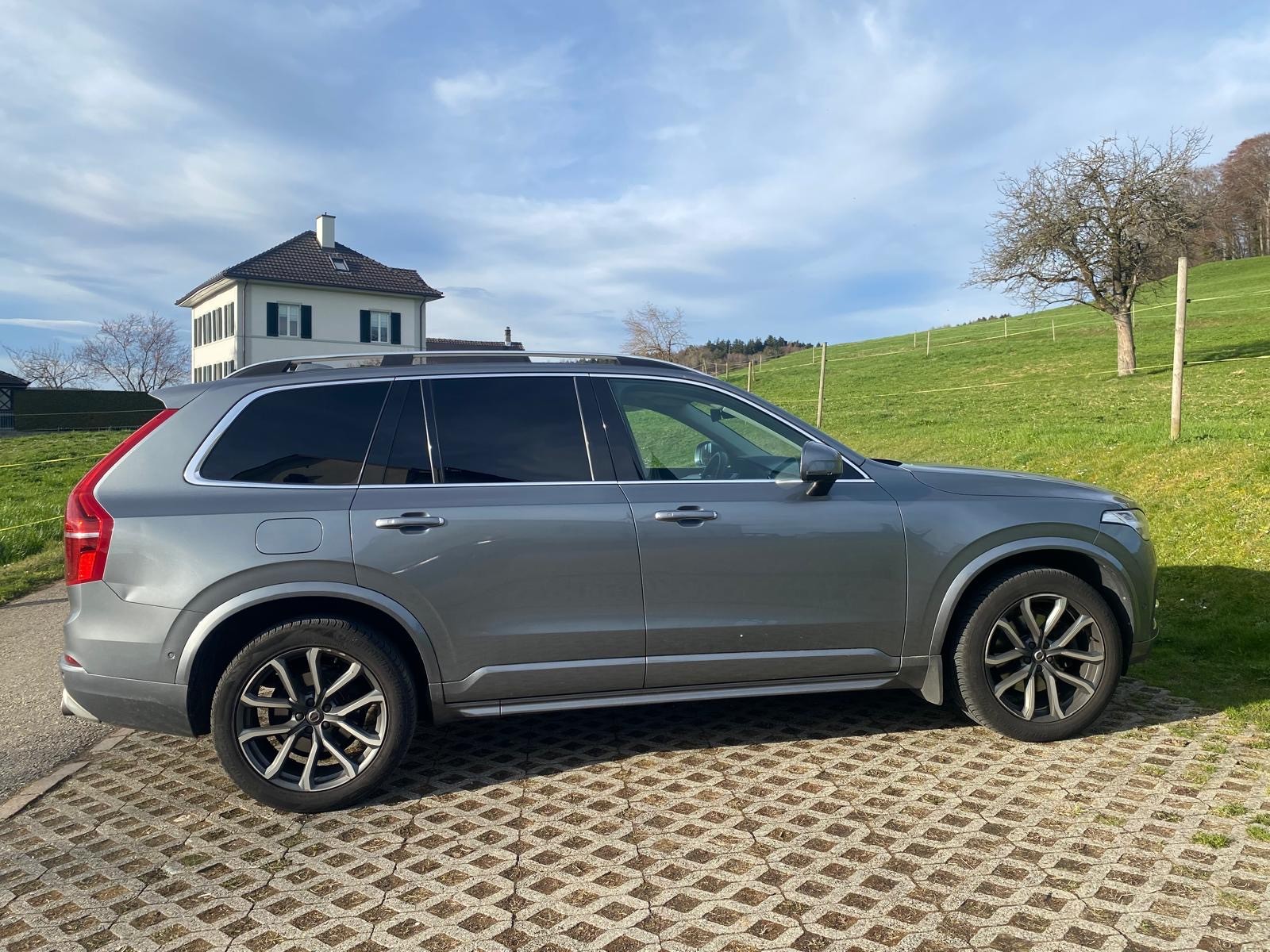 VOLVO XC90 D5 AWD Inscription Geartronic-image-2