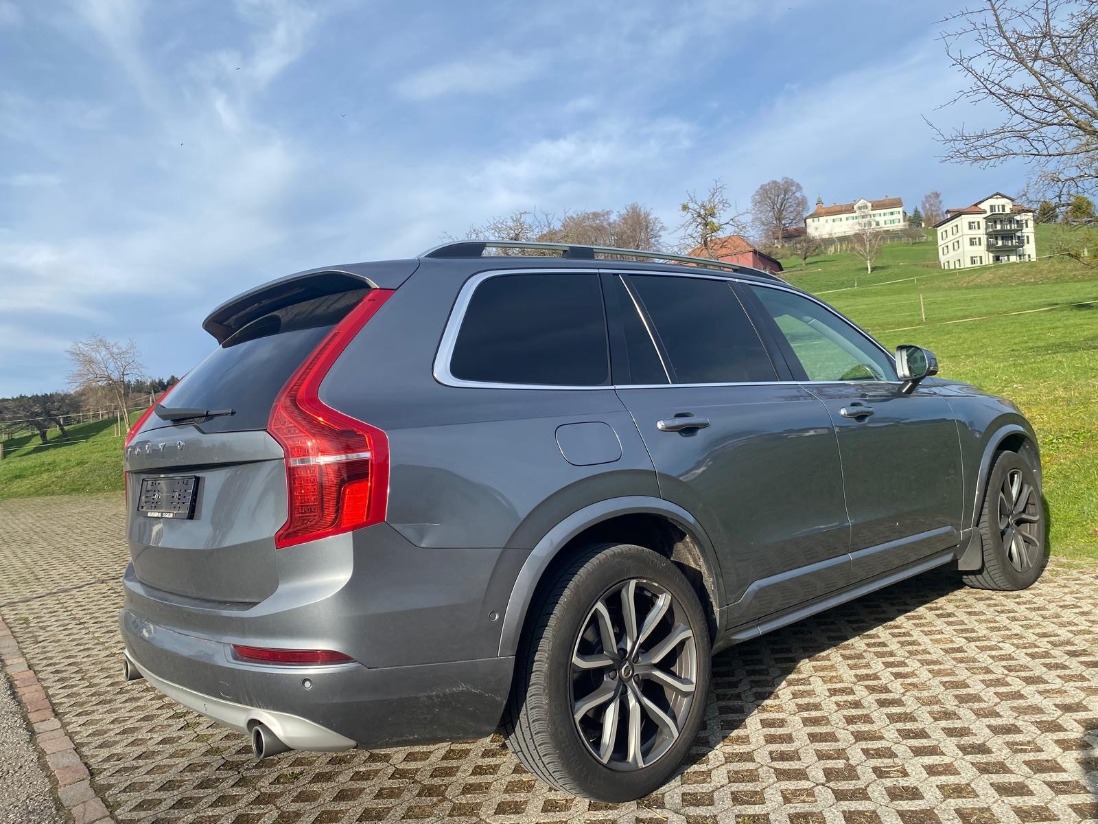 VOLVO XC90 D5 AWD Inscription Geartronic-image-4
