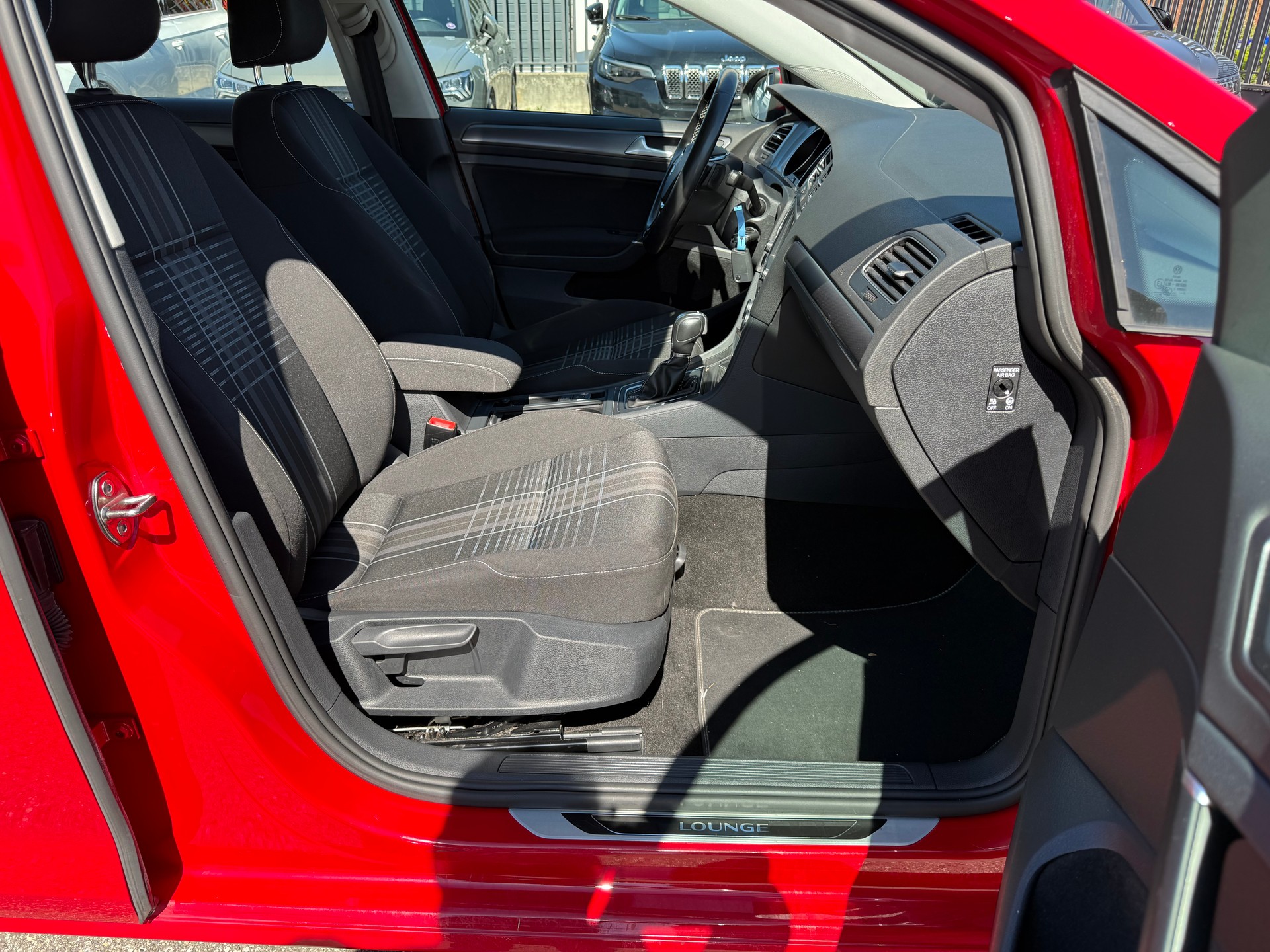 VW Golf 1.2 TSI Lounge DSG-image-12