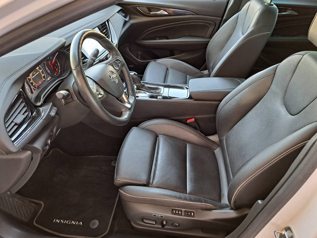 OPEL Insignia Grand Sport 2.0 T 260cv Excellence 4x4-image-8