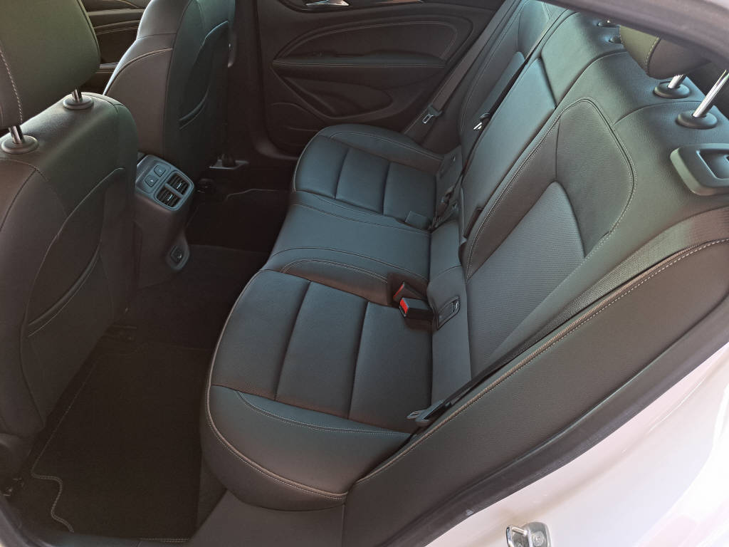 OPEL Insignia Grand Sport 2.0 T 260cv Excellence 4x4-image-9