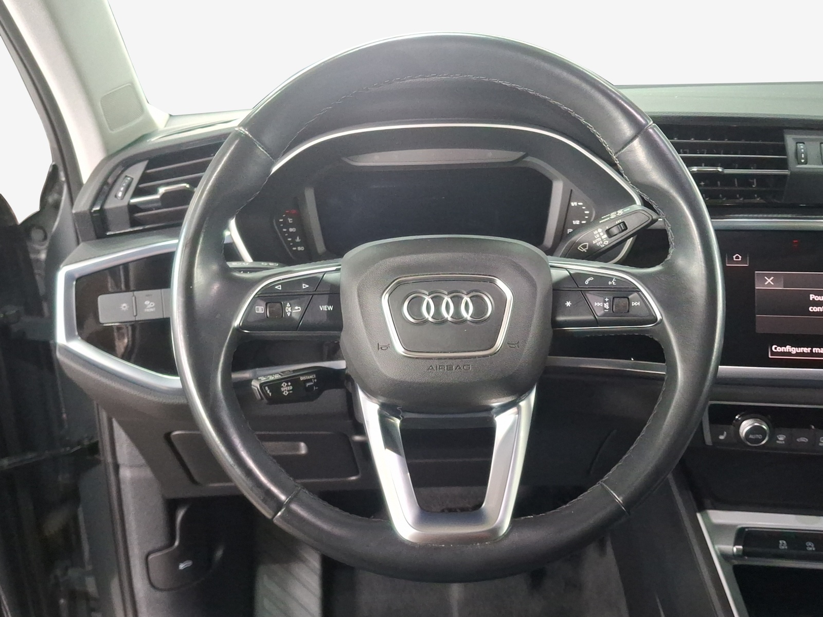 AUDI Q3 40 TDI Attraction quattro S-tronic-image-9