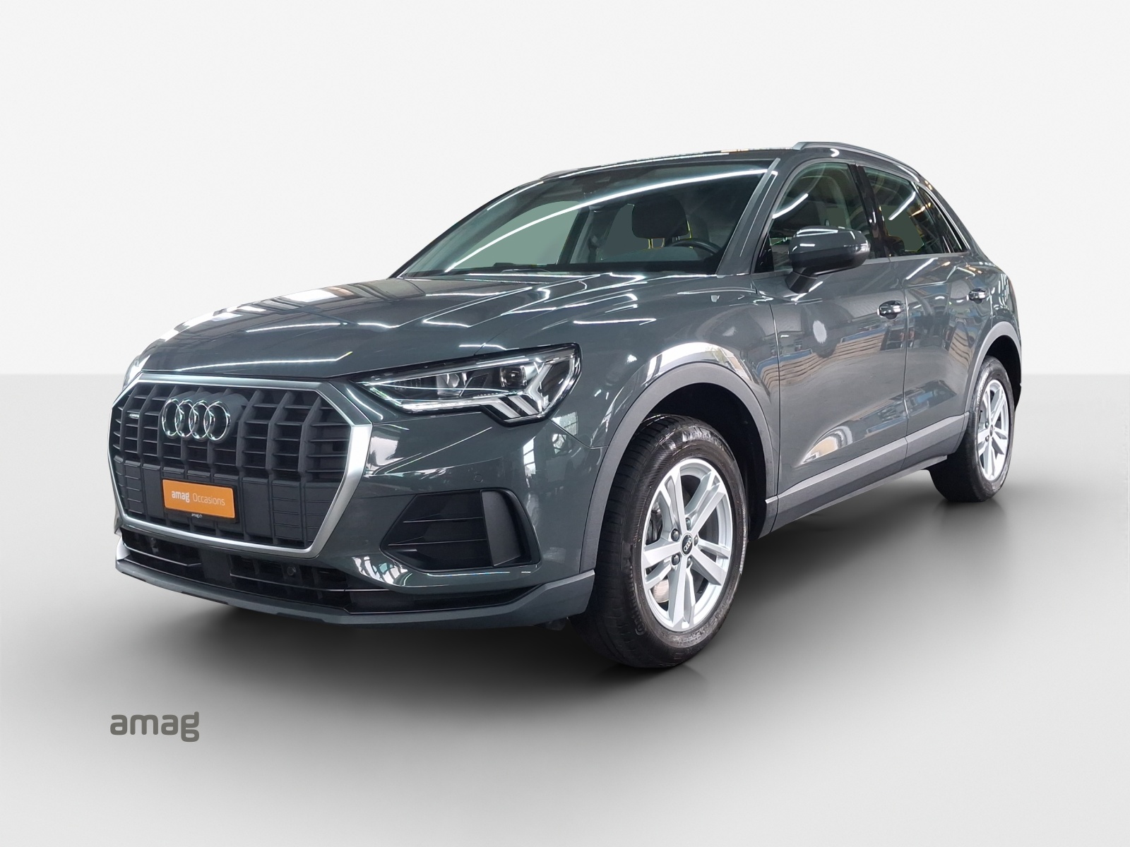 AUDI Q3 40 TDI Attraction quattro S-tronic-image-0