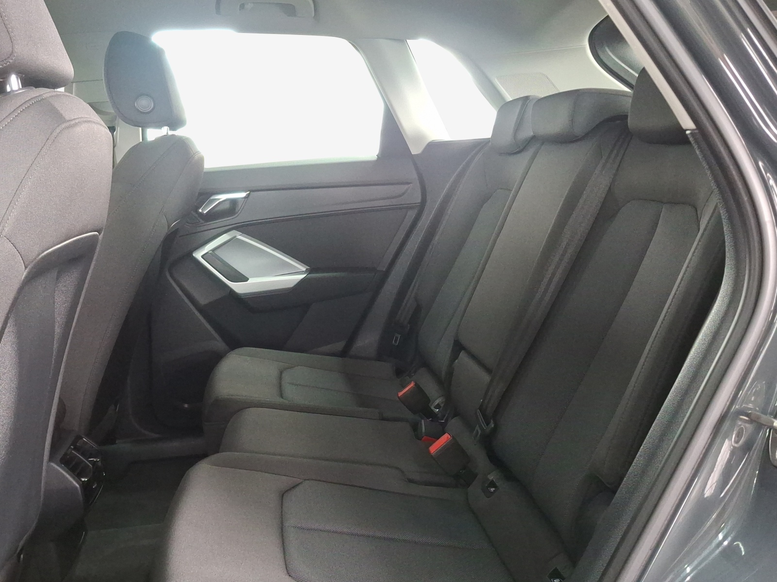 AUDI Q3 40 TDI Attraction quattro S-tronic-image-11