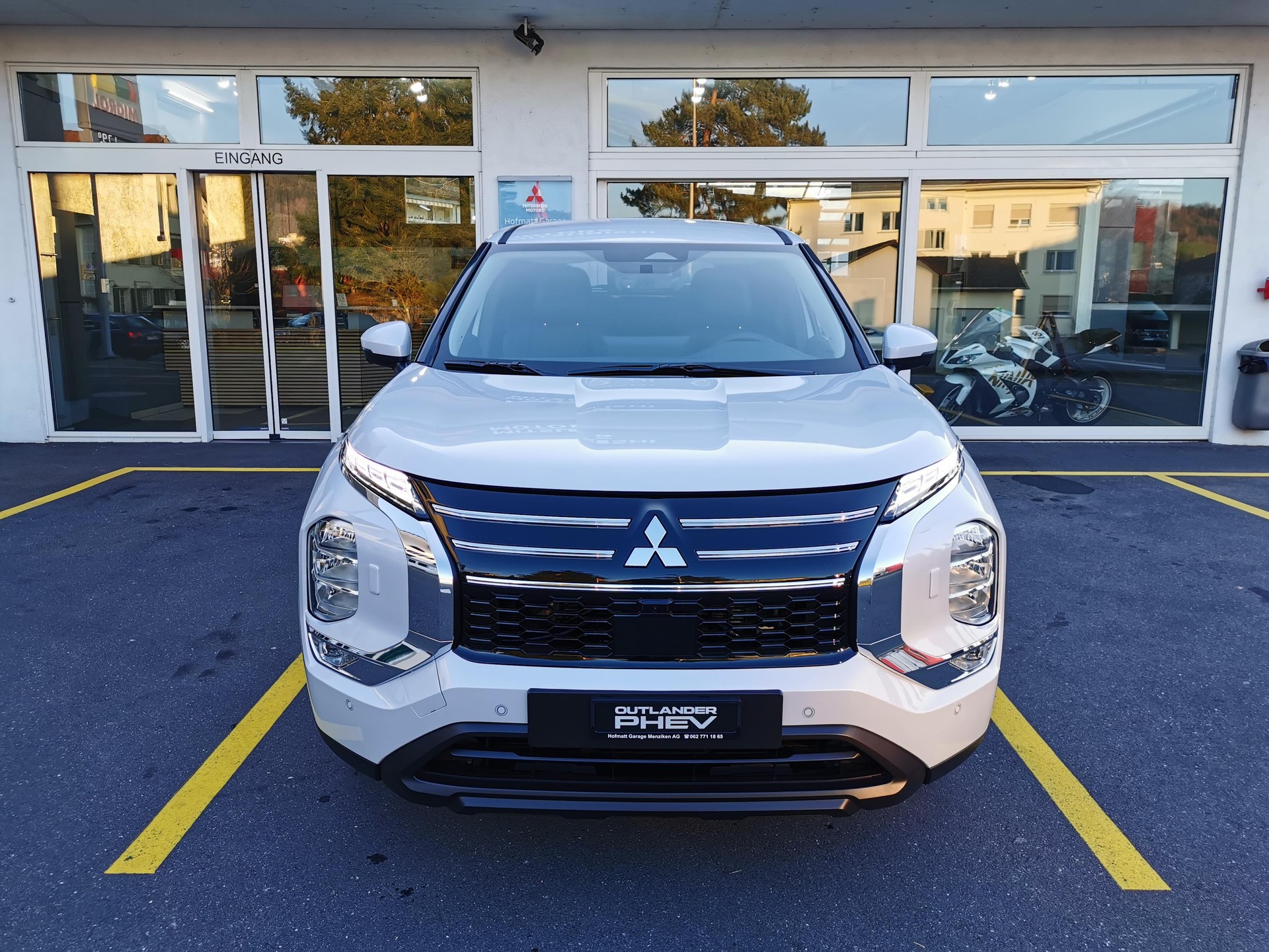MITSUBISHI Outlander 2.4 PHEV Invite 4x4
