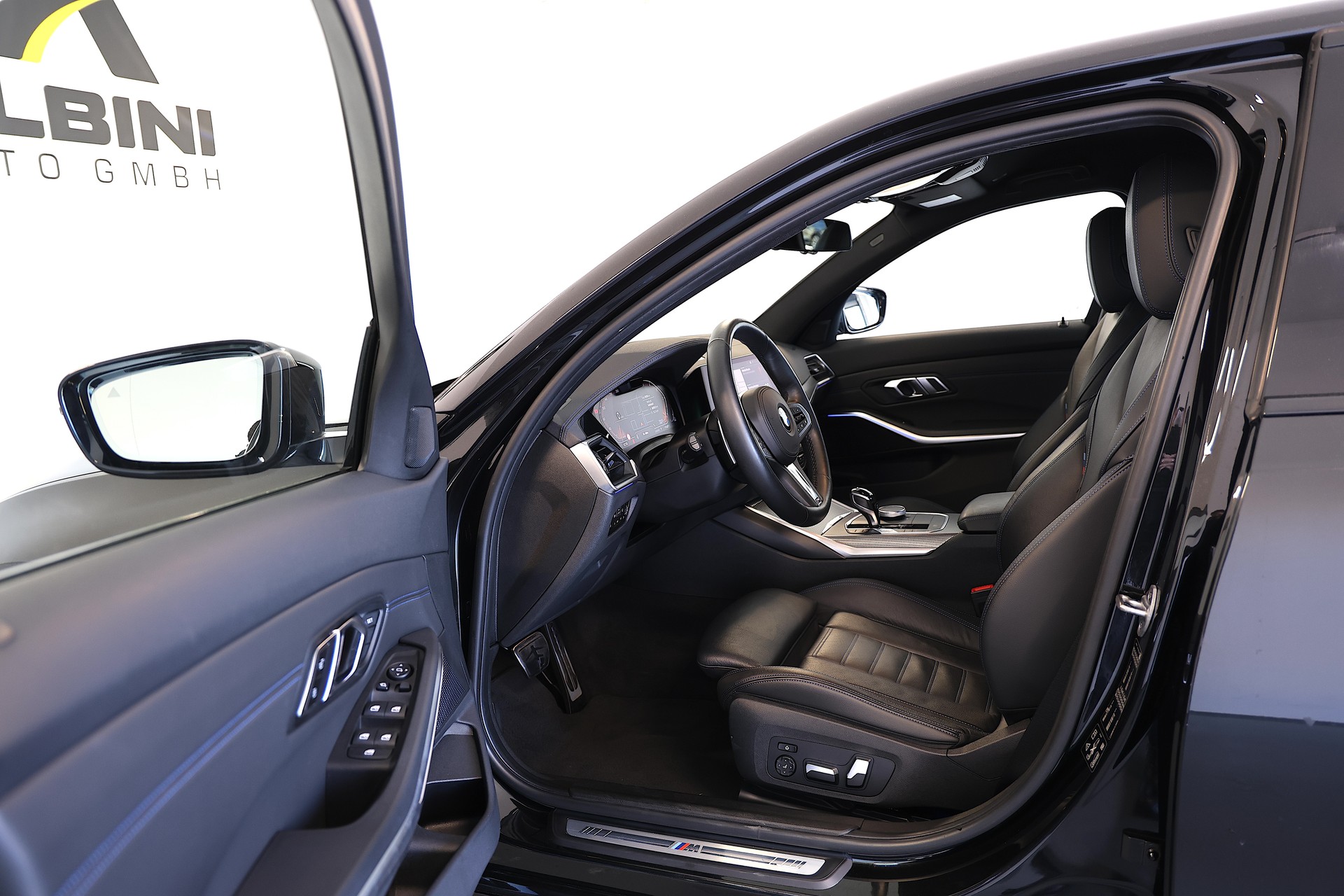 BMW 320d xDrive M Sport Steptronic-image-5