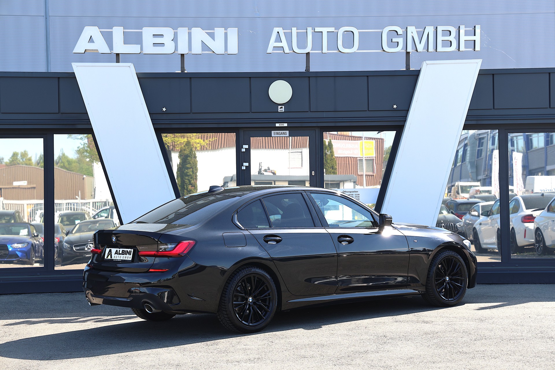 BMW 320d xDrive M Sport Steptronic-showroom-element-2