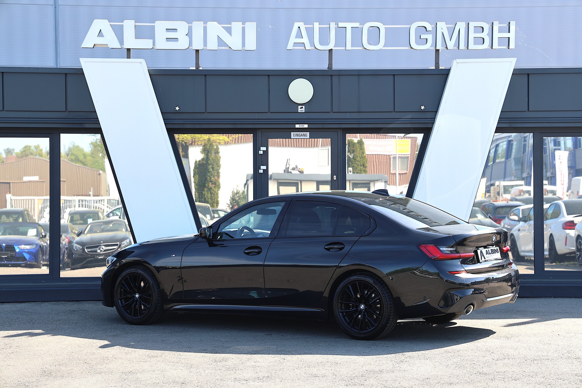BMW 320d xDrive M Sport Steptronic-showroom-element-3