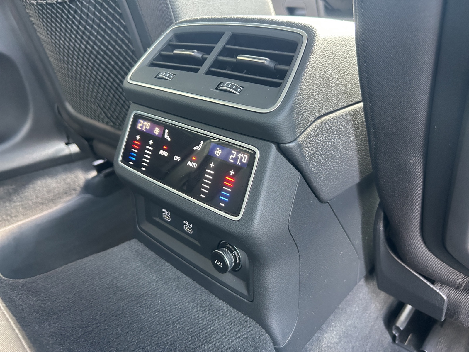 AUDI A6 Avant 40 TDI Sport Attraction S-tronic-image-15