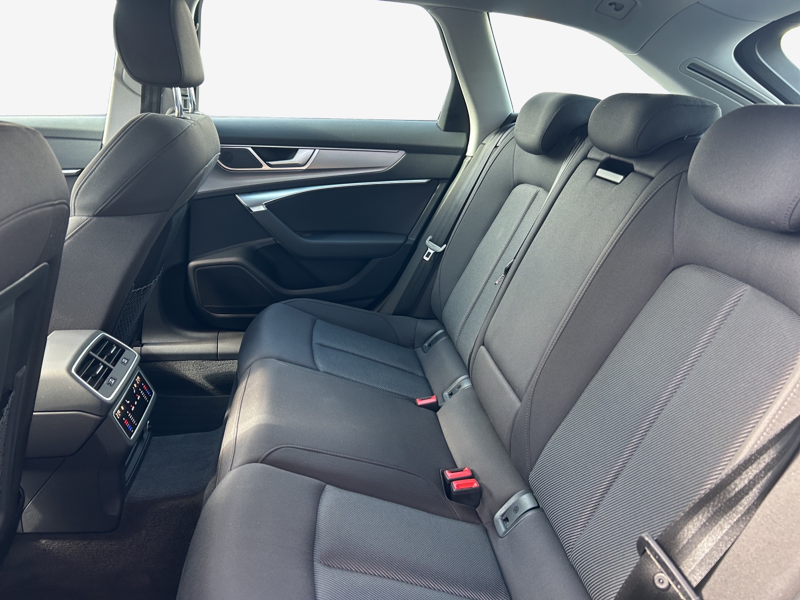 AUDI A6 Avant 40 TDI Sport Attraction S-tronic-image-11
