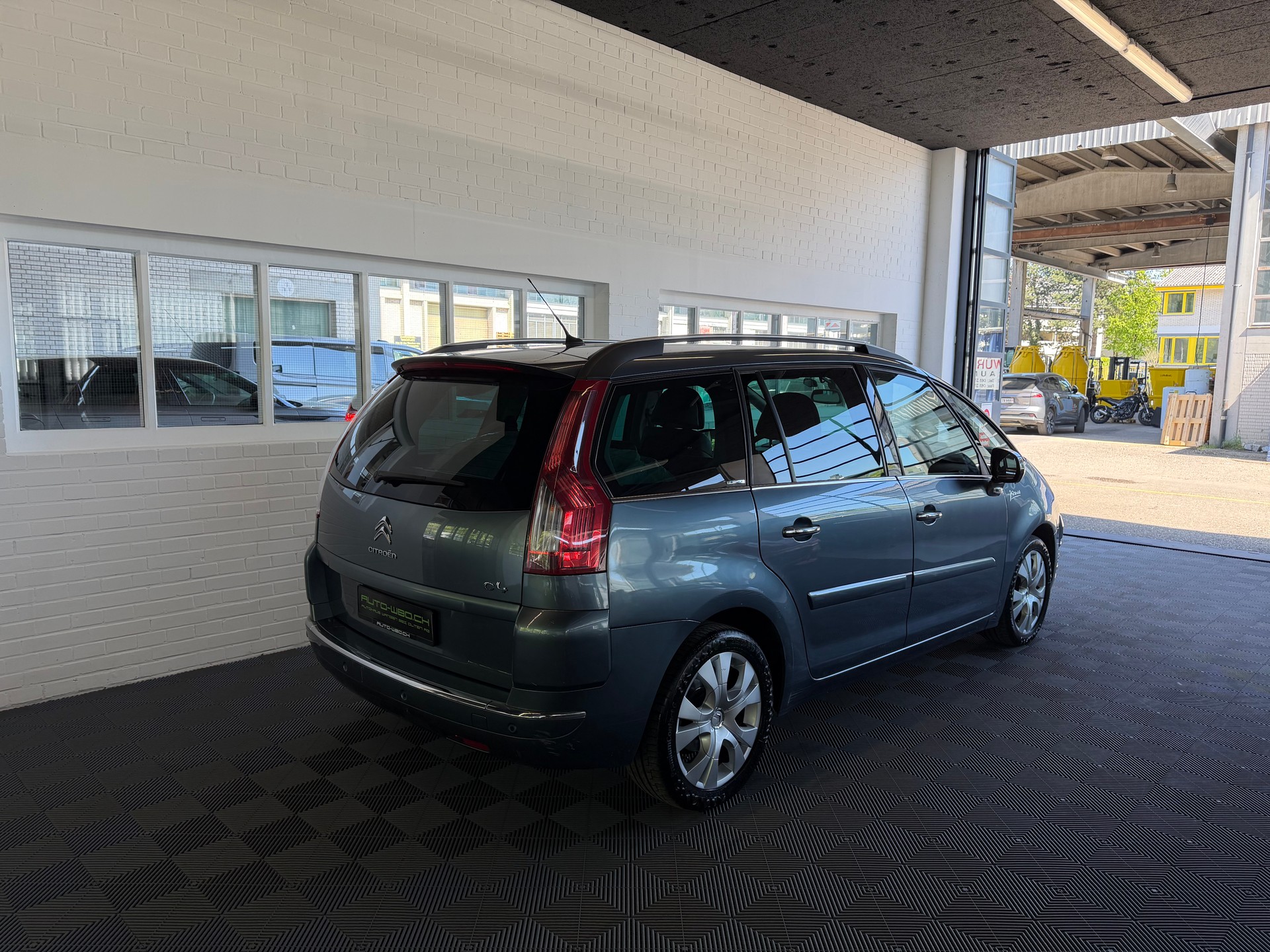 CITROEN Grand C4 Picasso 1.6i 16V Turbo Exclusive BMP6-image-4