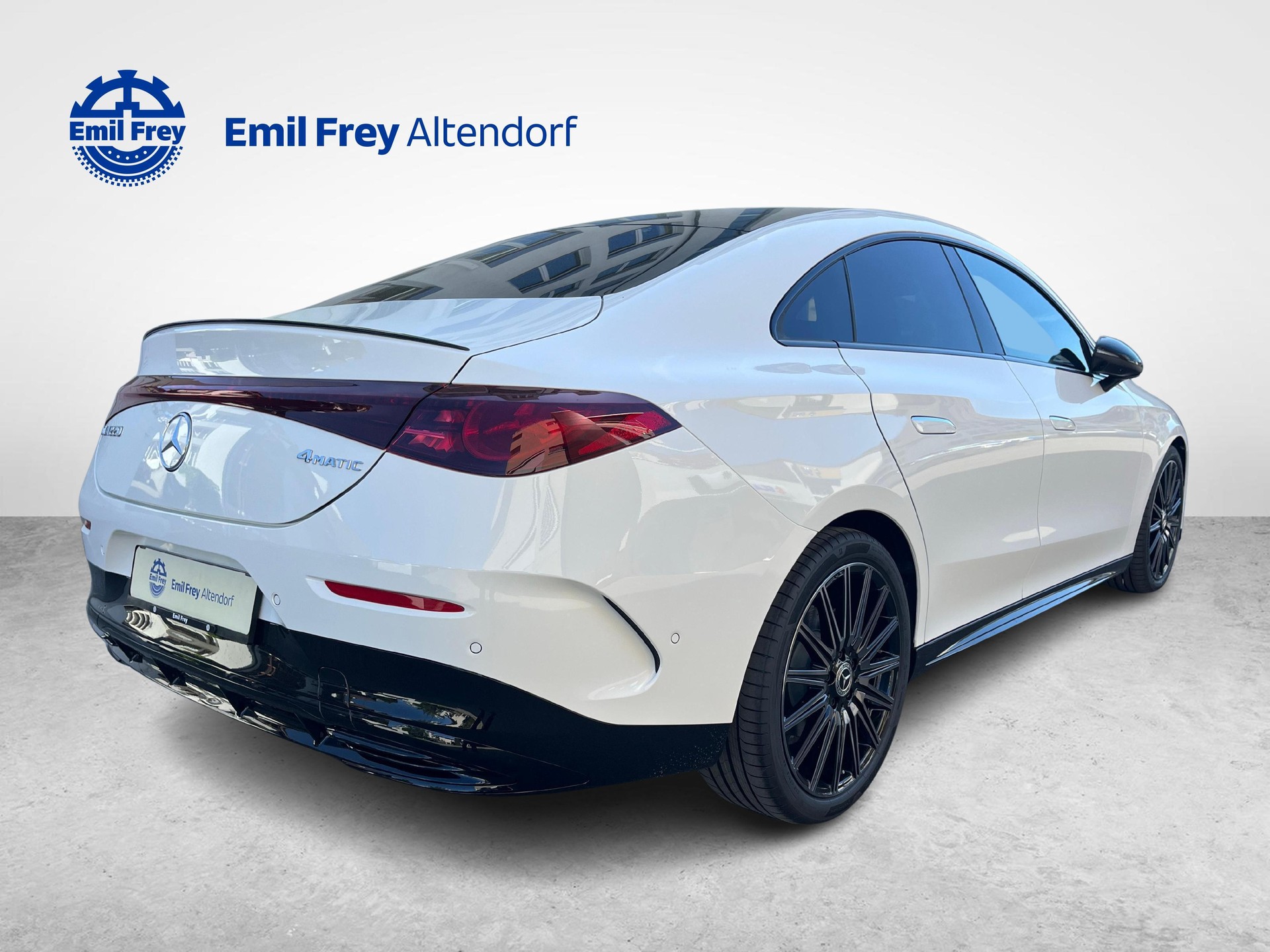 MERCEDES-BENZ CLA 220 4MATIC AMG Line-image-5