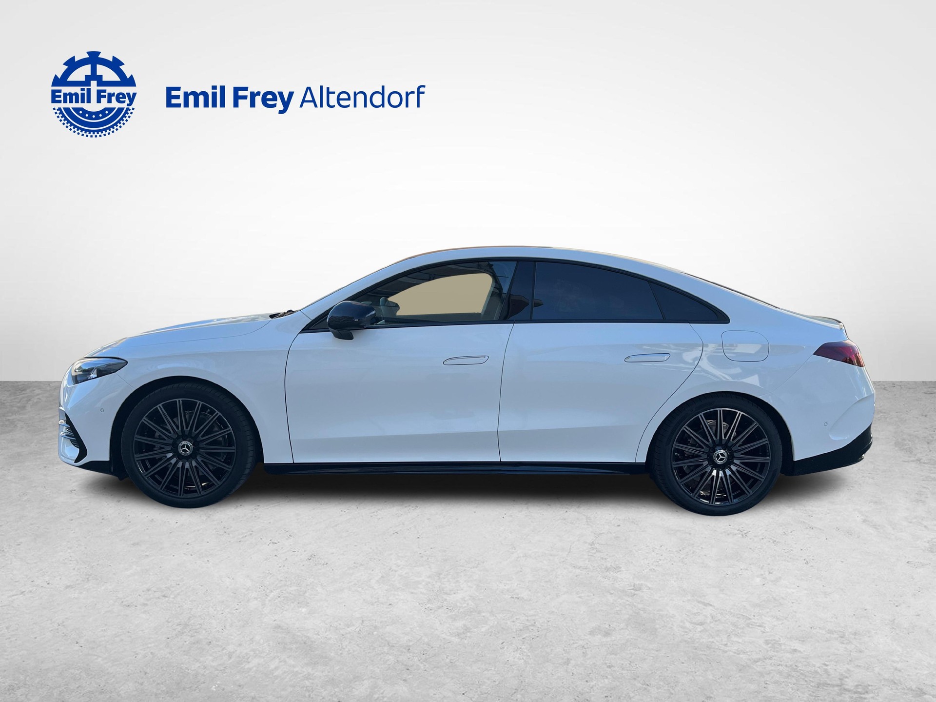 MERCEDES-BENZ CLA 220 4MATIC AMG Line-showroom-element-2