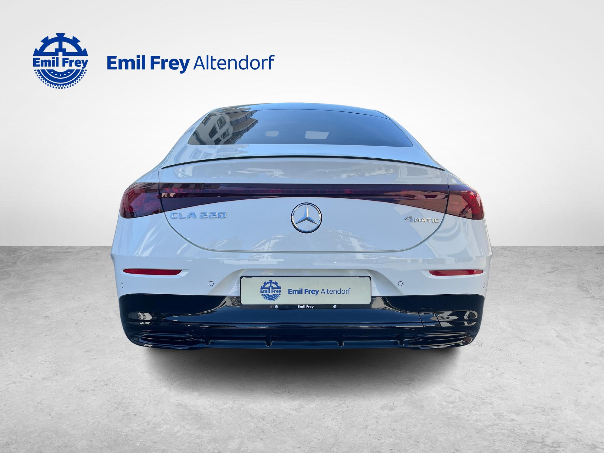 MERCEDES-BENZ CLA 220 4MATIC AMG Line-image-4