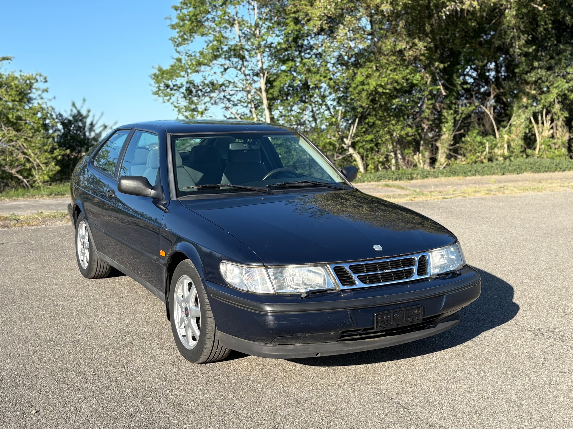 SAAB 900 S 2.0i-16-image-1