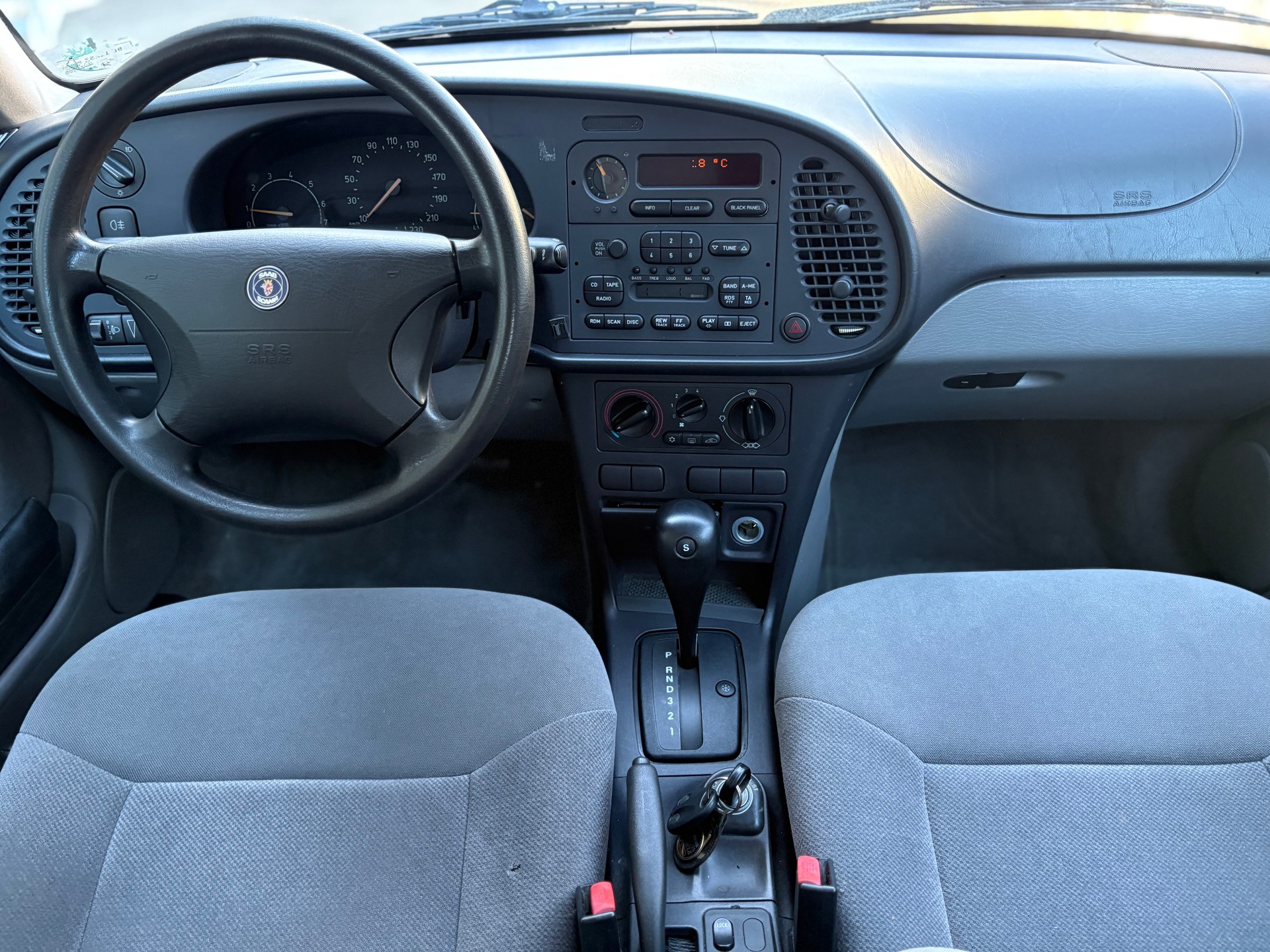 SAAB 900 S 2.0i-16-image-10