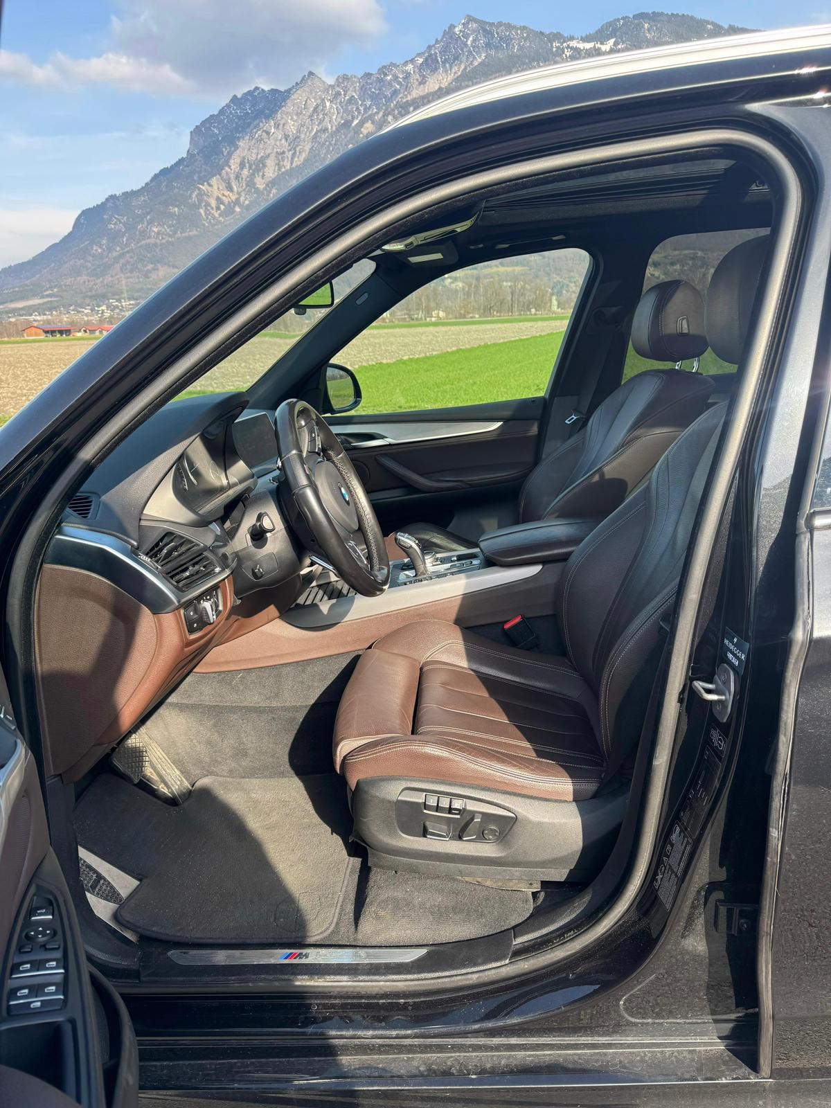 BMW X5 xDrive 50i Steptronic-image-14