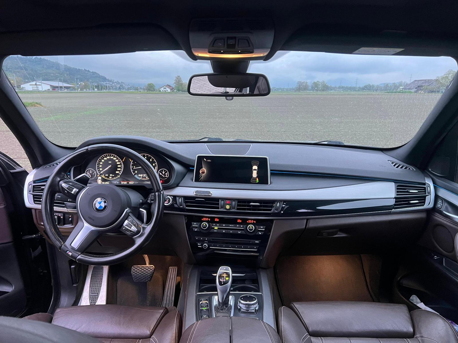 BMW X5 xDrive 50i Steptronic-image-9