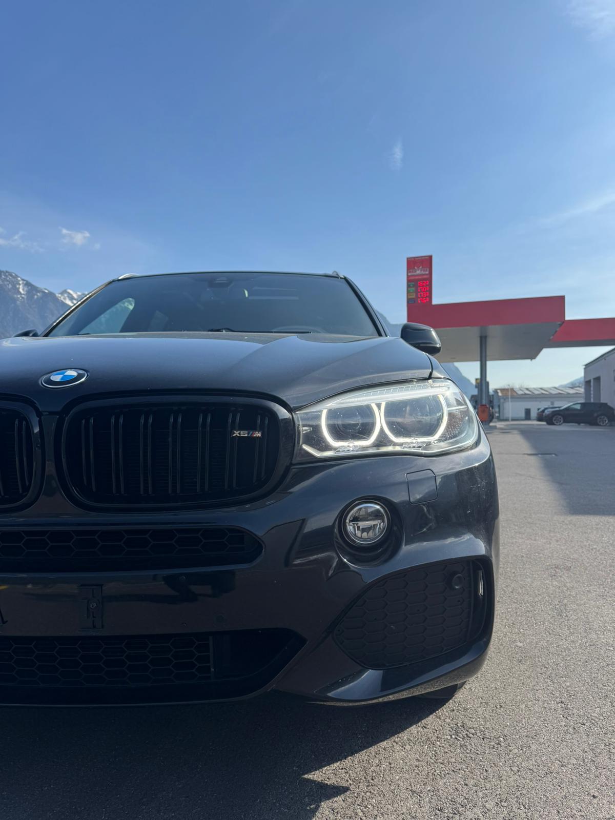 BMW X5 xDrive 50i Steptronic-showroom-element-1