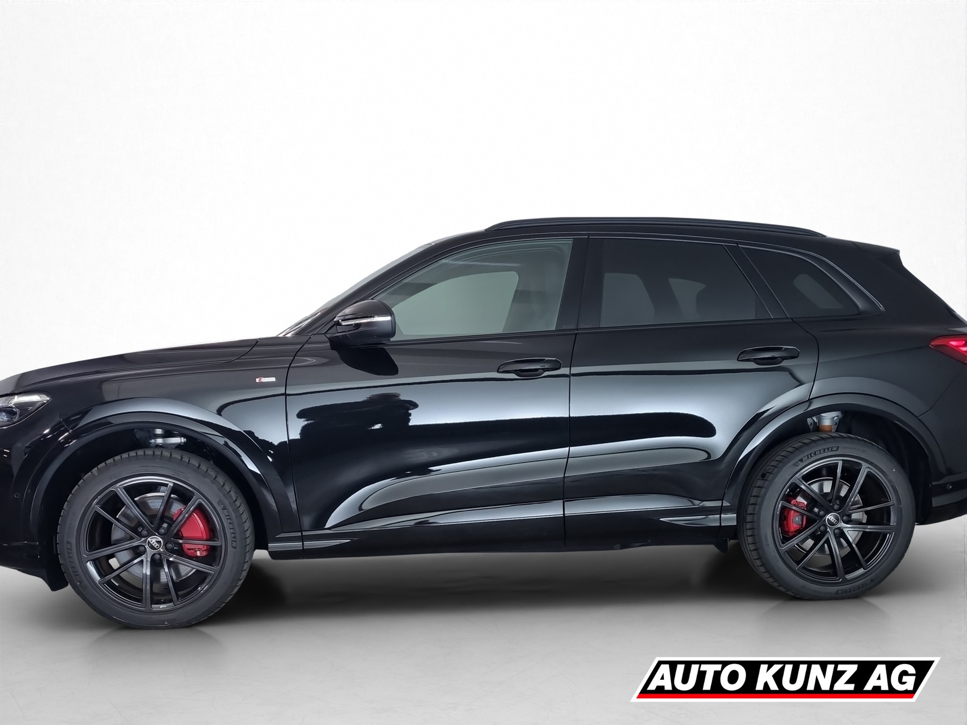 AUDI Q5 SUV 2.0 TDI quattro S-Tronic-showroom-element-2