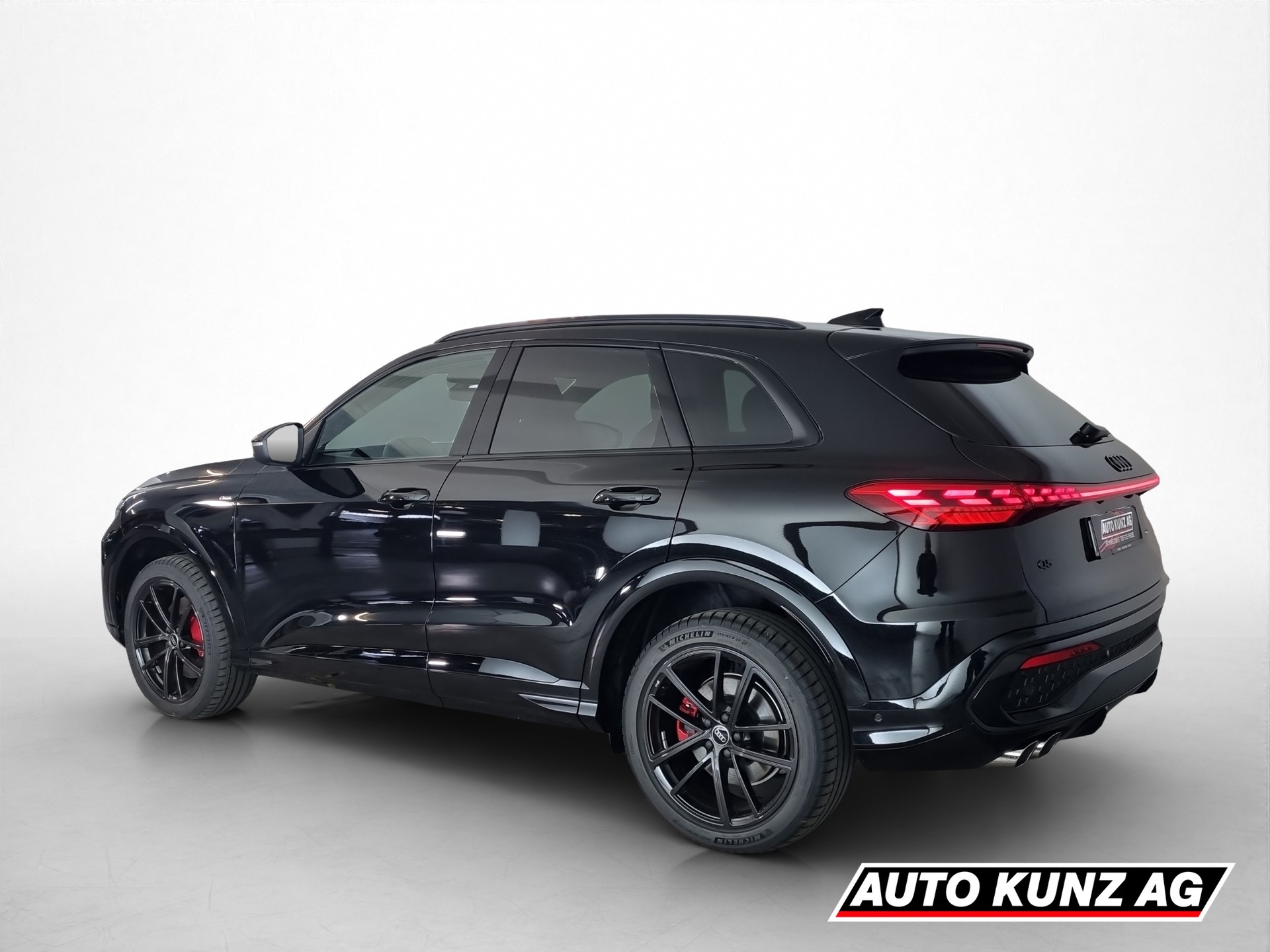 AUDI Q5 SUV 2.0 TDI quattro S-Tronic-showroom-element-3