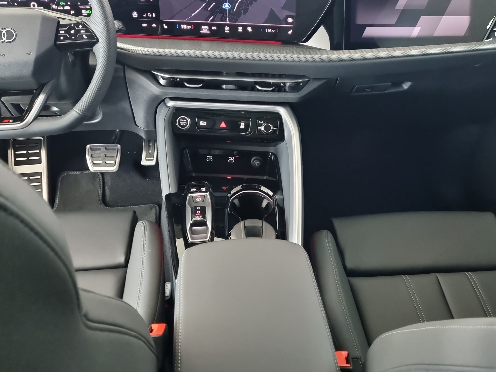 AUDI Q5 SUV 2.0 TDI quattro S-Tronic-image-15