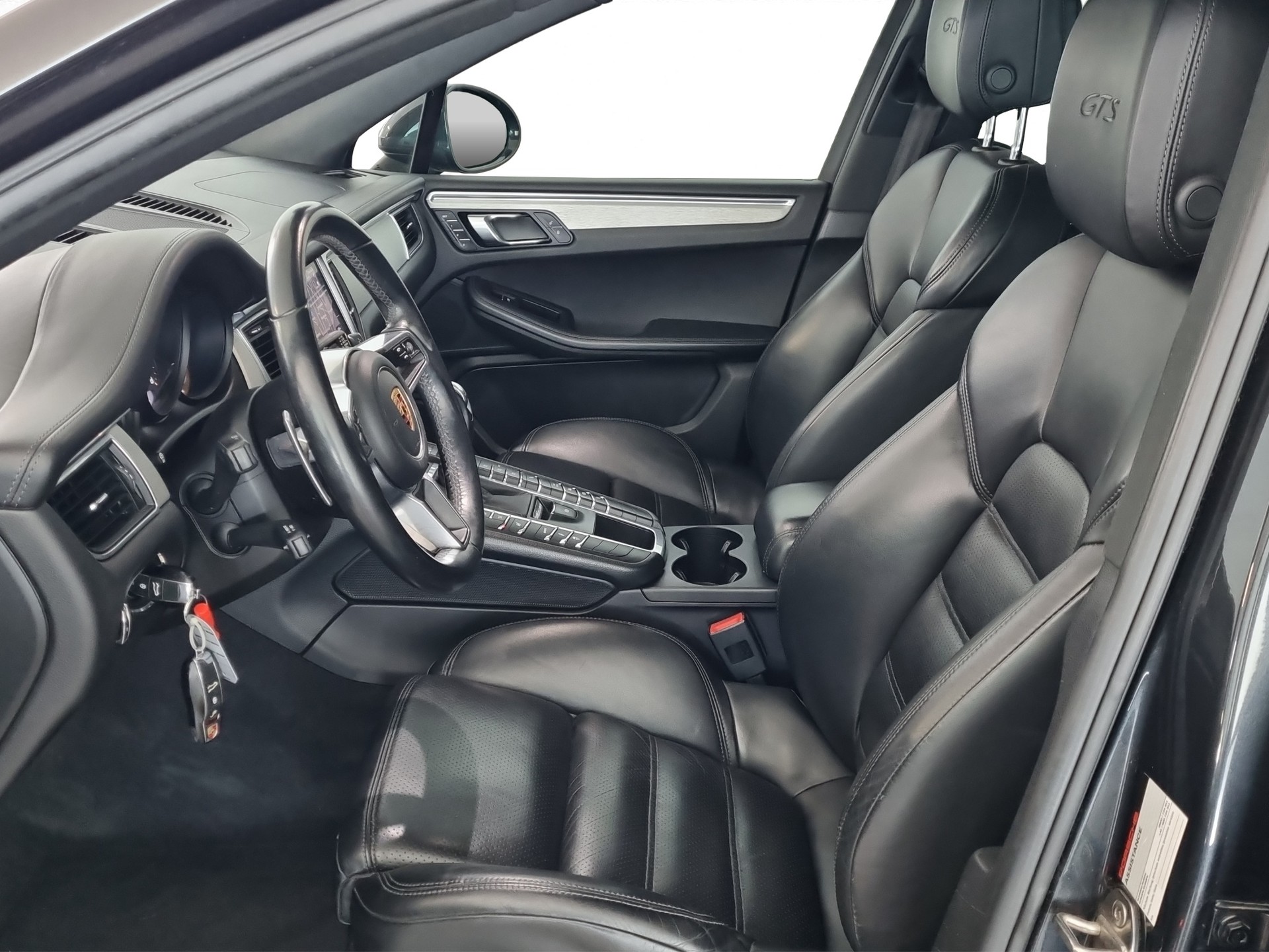 PORSCHE Macan 3.0 V6 GTS-image-5