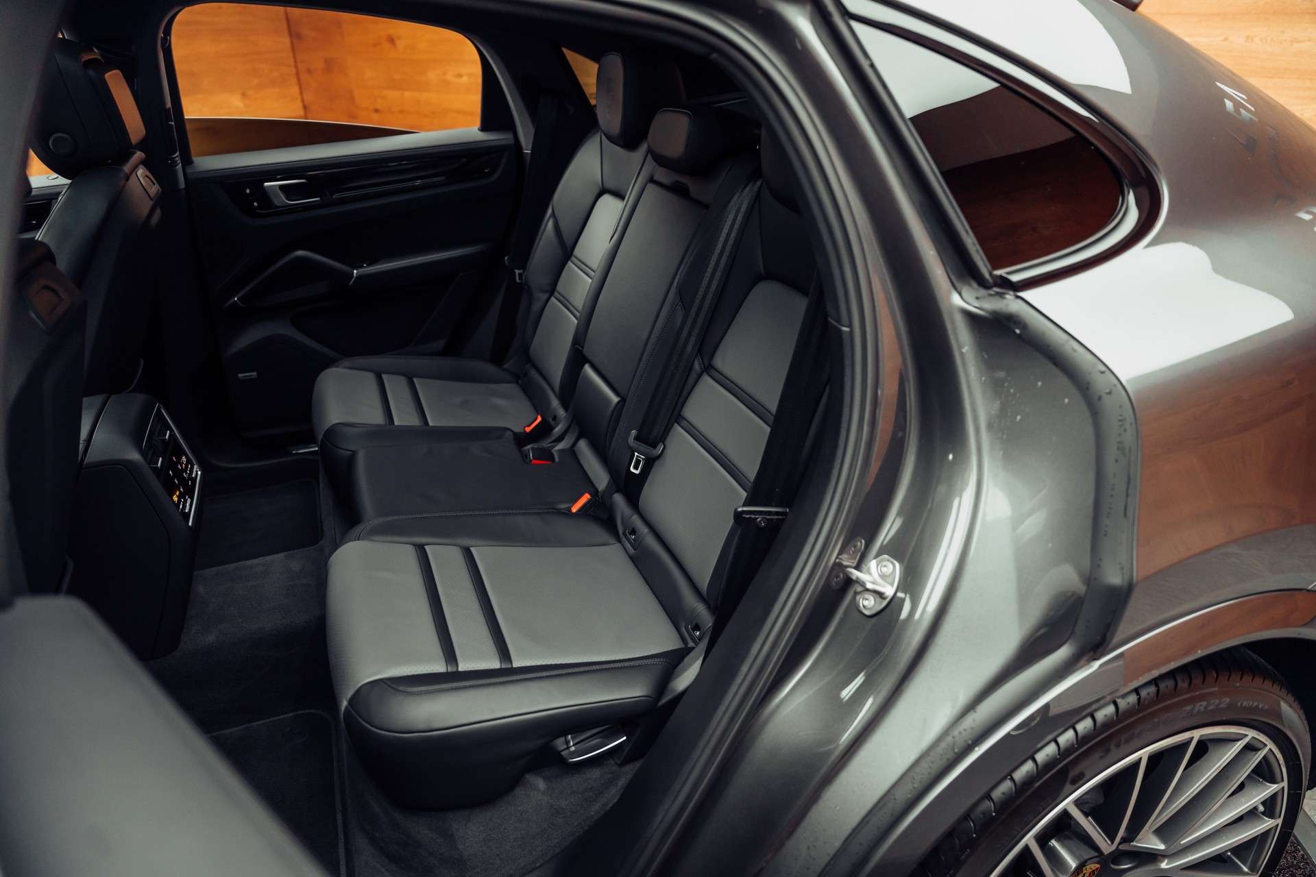PORSCHE Cayenne S Coupé-image-7