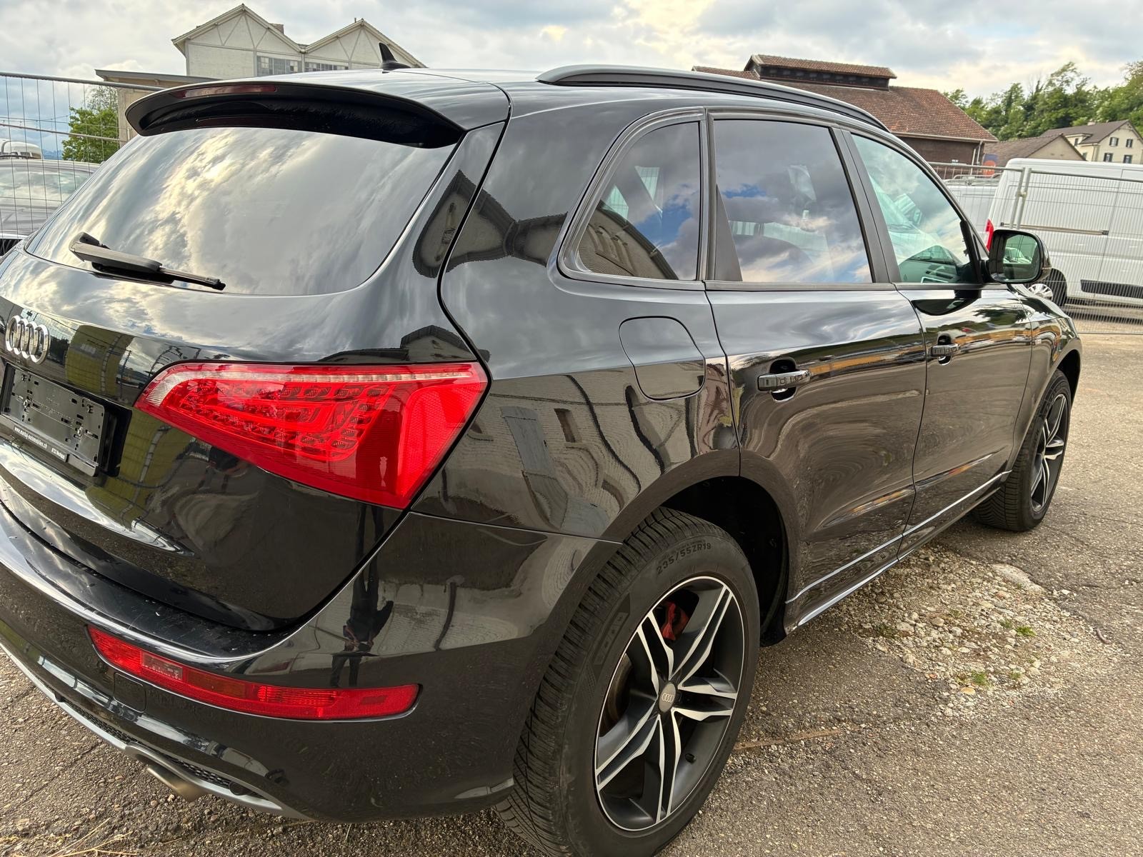 AUDI Q5 3.0 TDI quattro S-tronic-image-4
