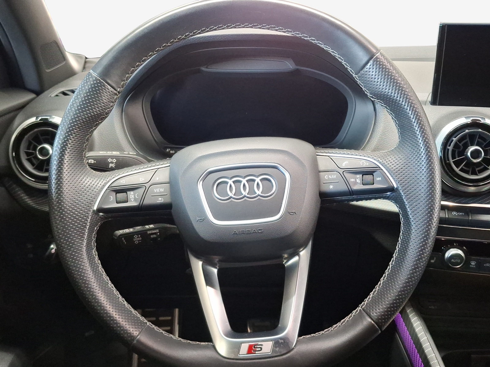 AUDI Q2 40 TFSI S line Attraction quattro S-tronic-image-9