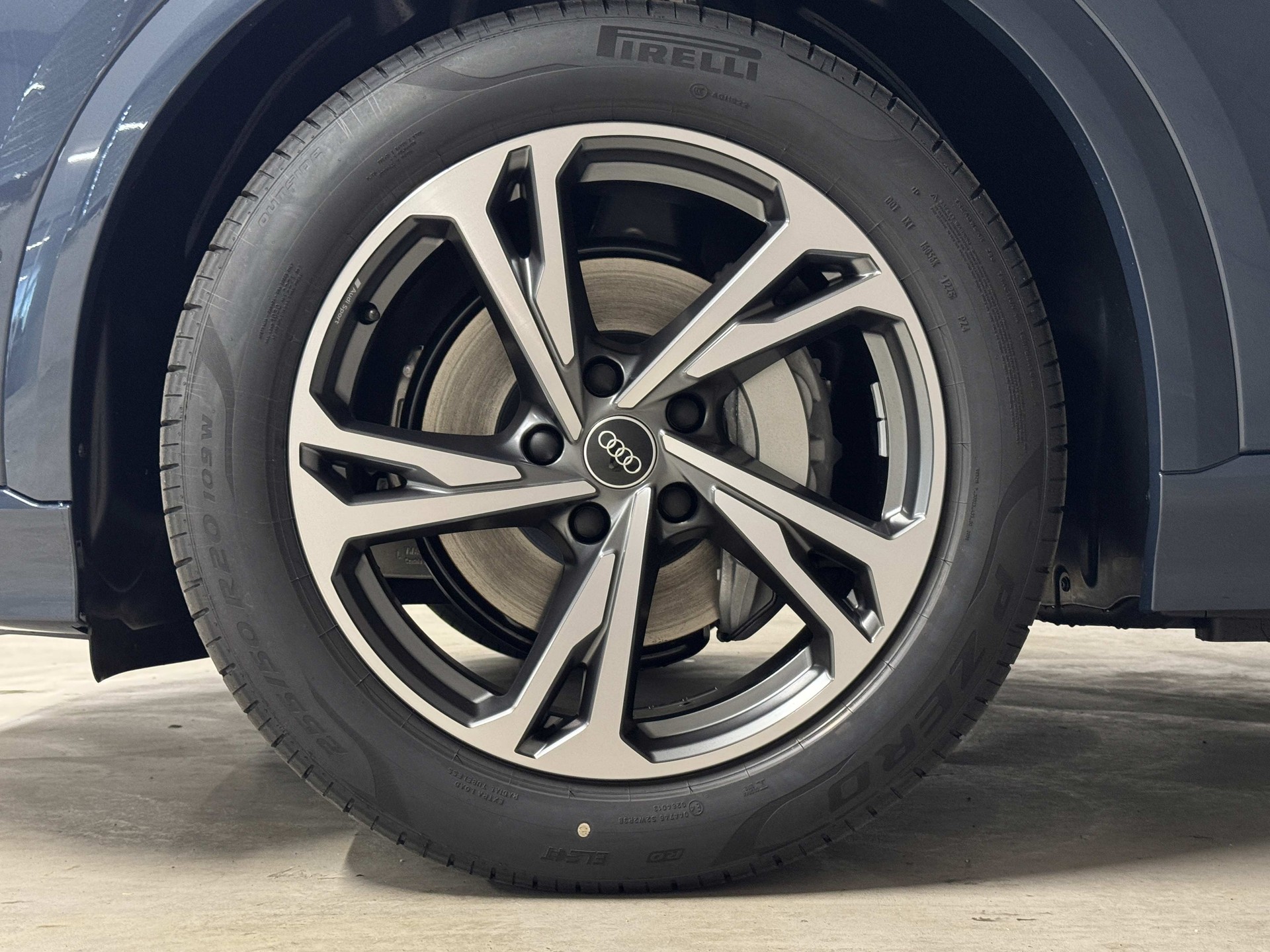AUDI Q6 e-tron quattro-image-19