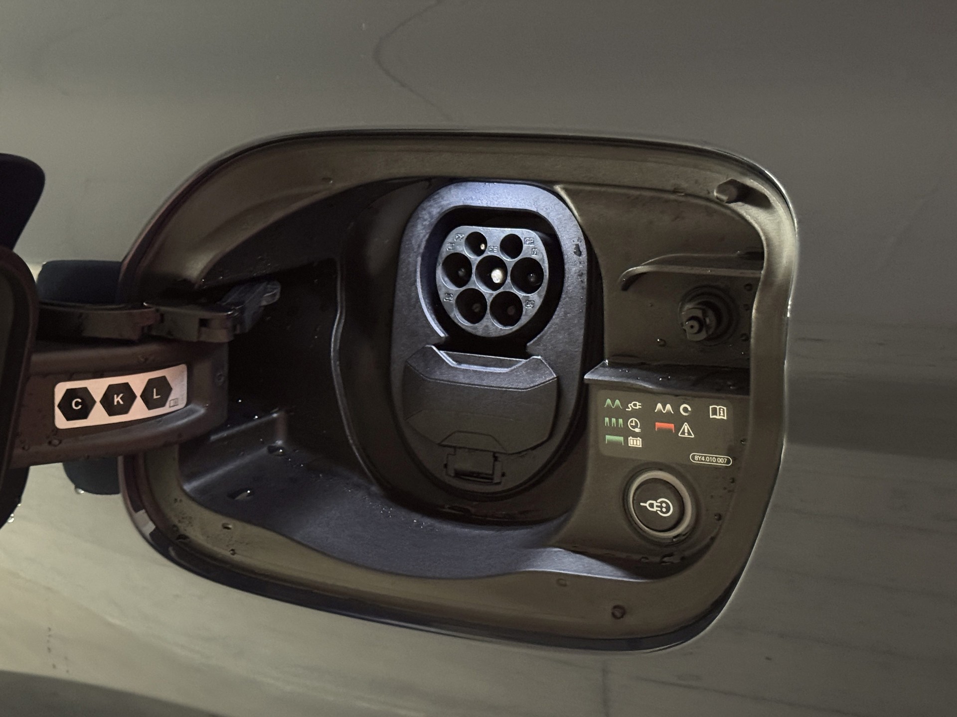 AUDI Q6 e-tron quattro-image-16