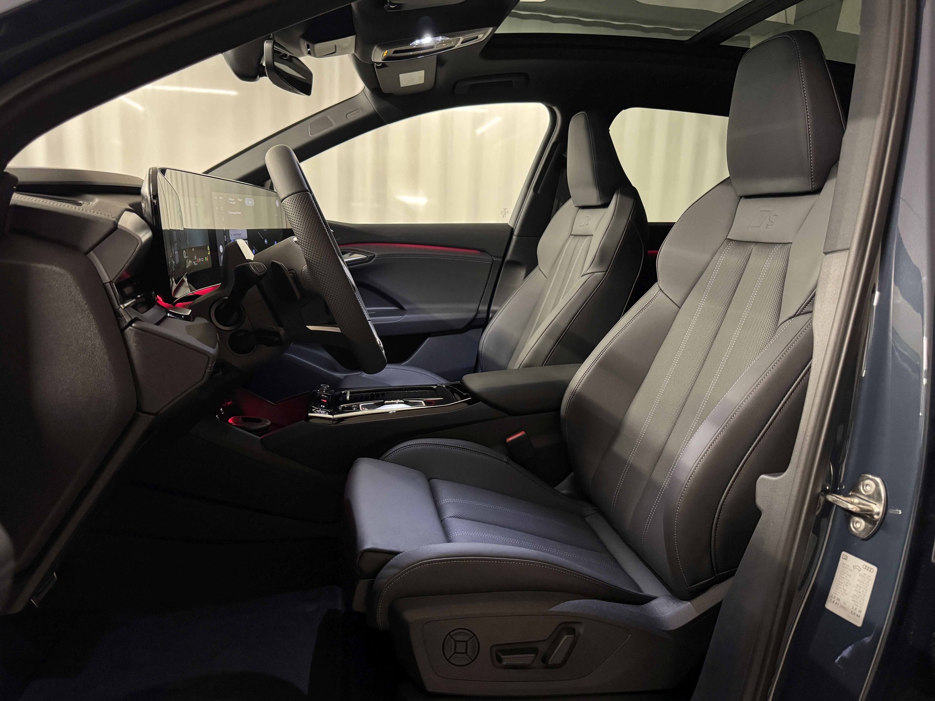 AUDI Q6 e-tron quattro-image-8