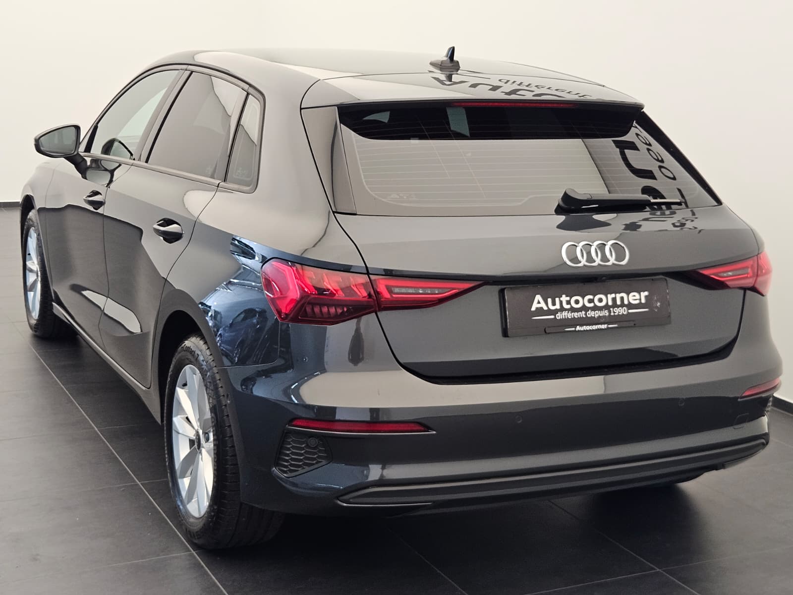 AUDI A3 Sportback 35 TFSI Attraction S-tronic-image-8