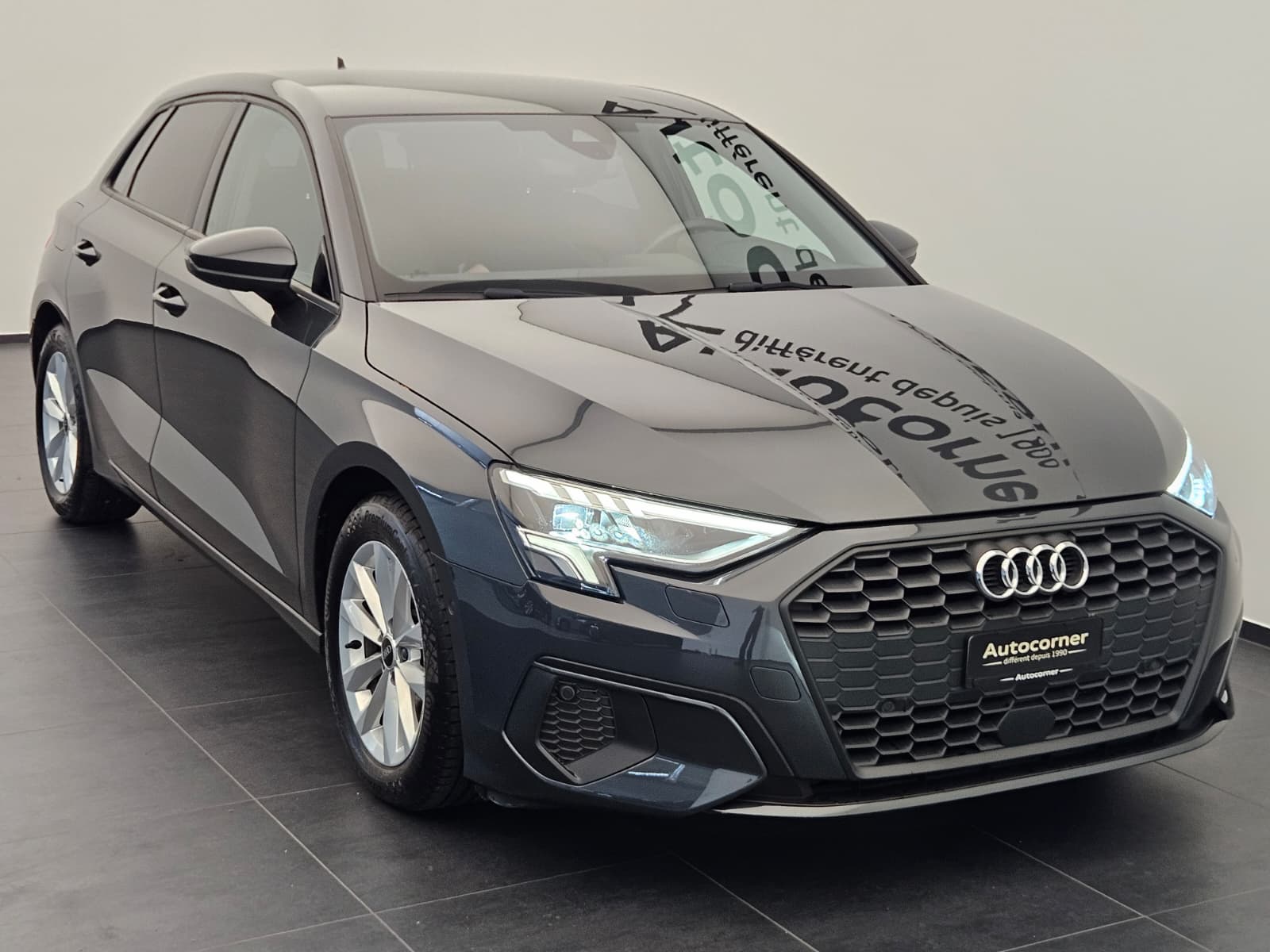 AUDI A3 Sportback 35 TFSI Attraction S-tronic-image-4
