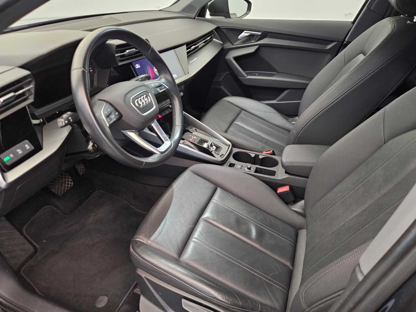 AUDI A3 Sportback 35 TFSI Attraction S-tronic-image-10