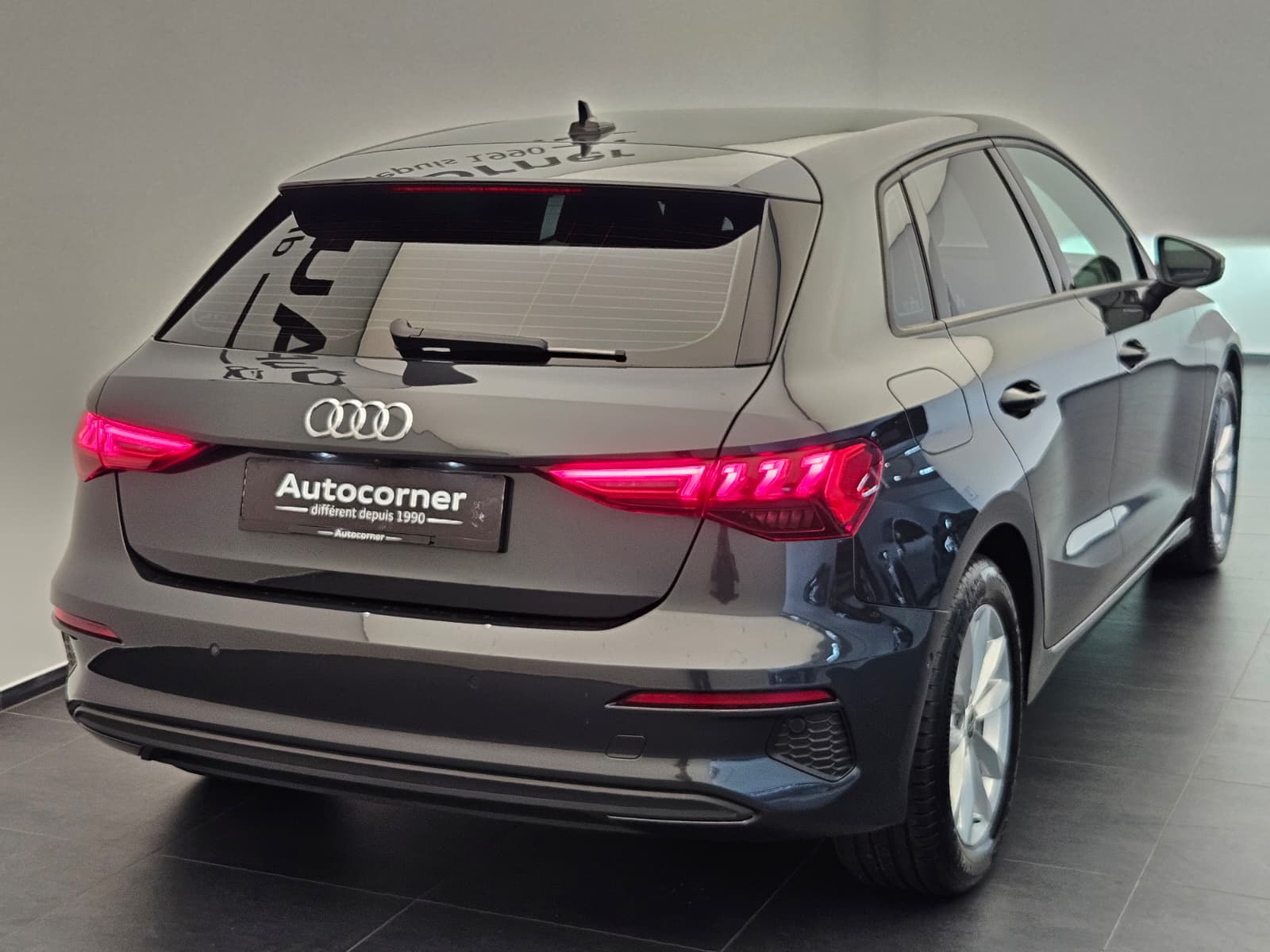 AUDI A3 Sportback 35 TFSI Attraction S-tronic-image-6