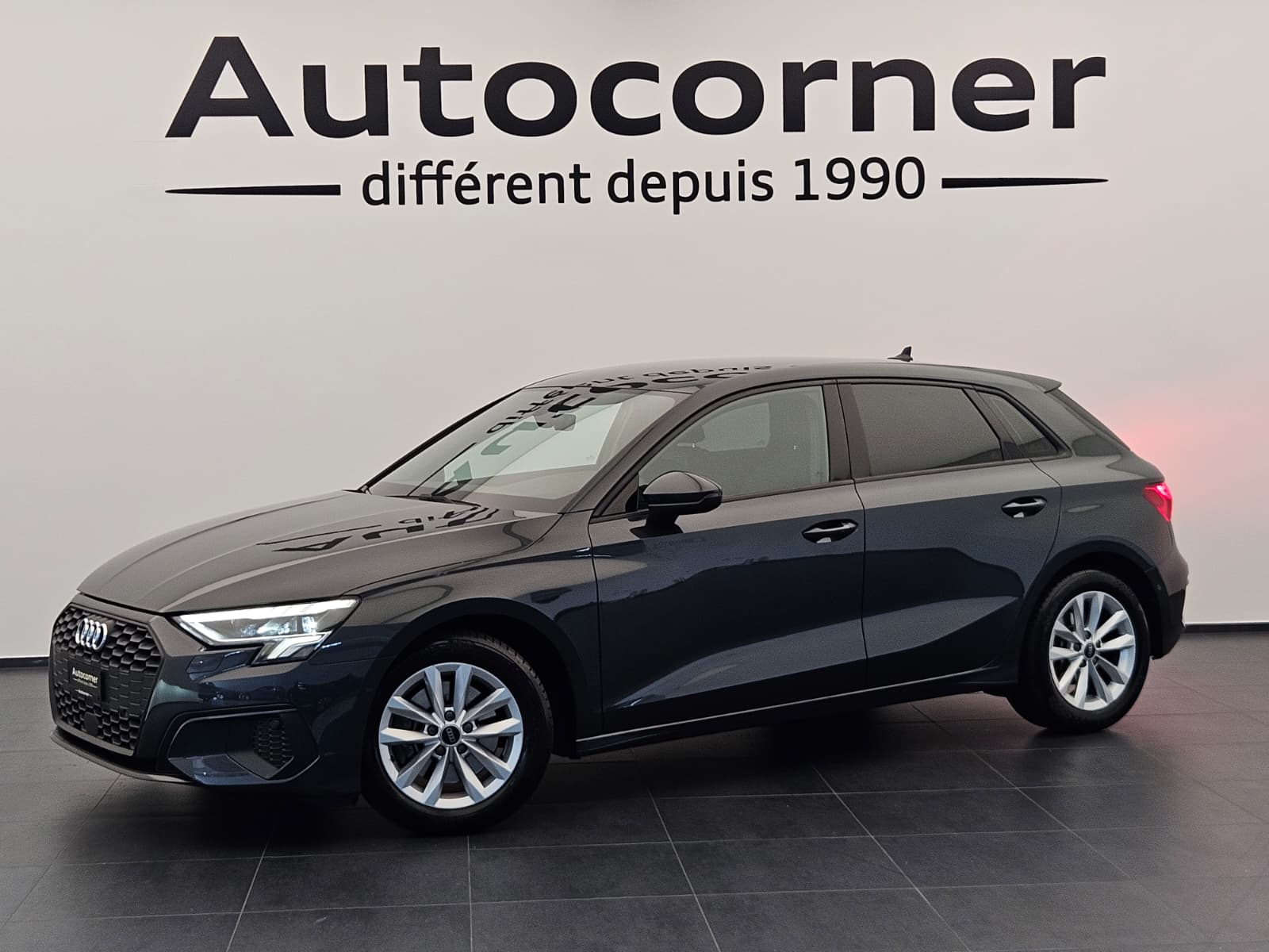 AUDI A3 Sportback 35 TFSI Attraction S-tronic-image-0