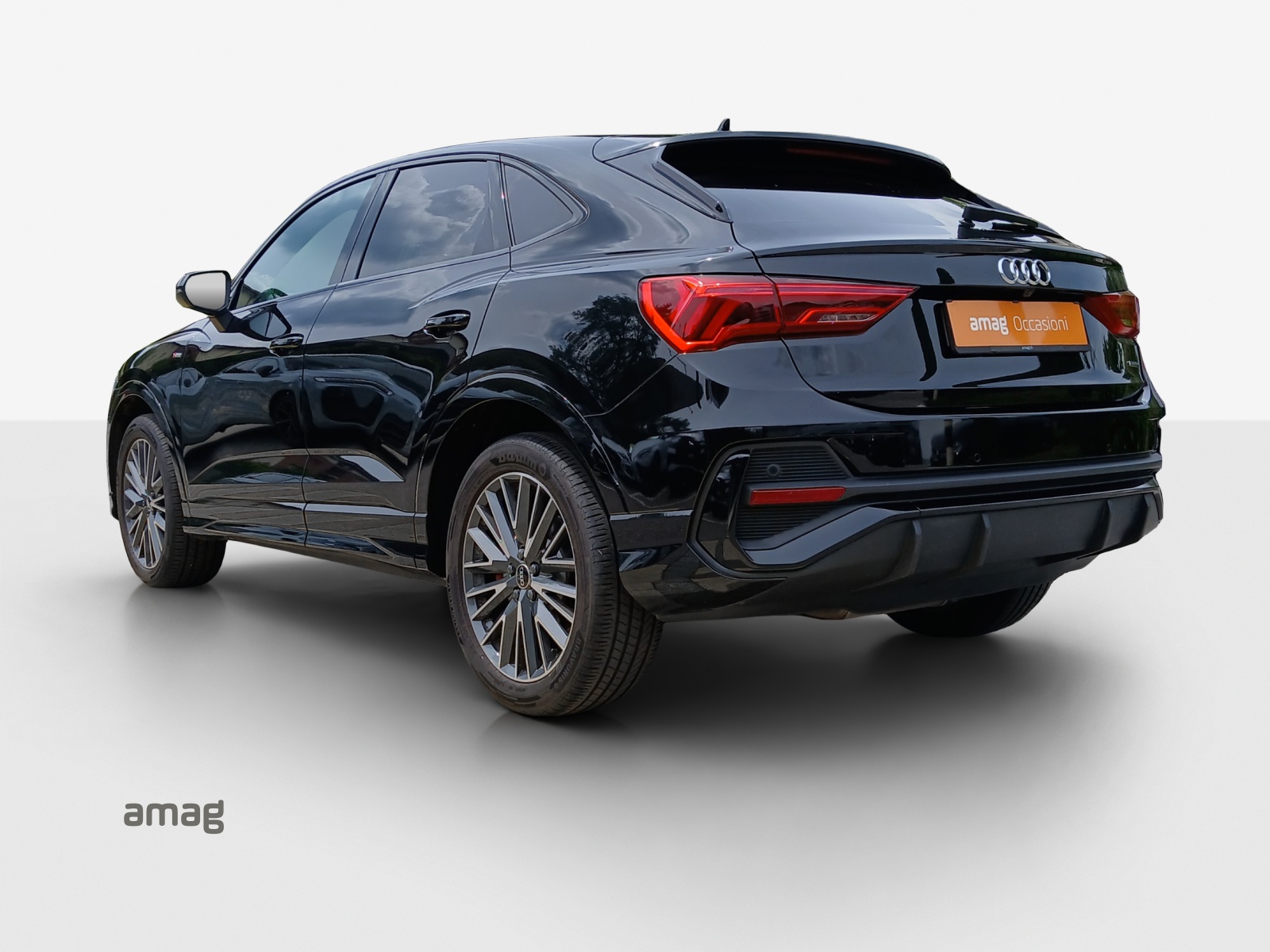 AUDI Q3 Sportback 40 TDI S line quattro S-tronic-image-2