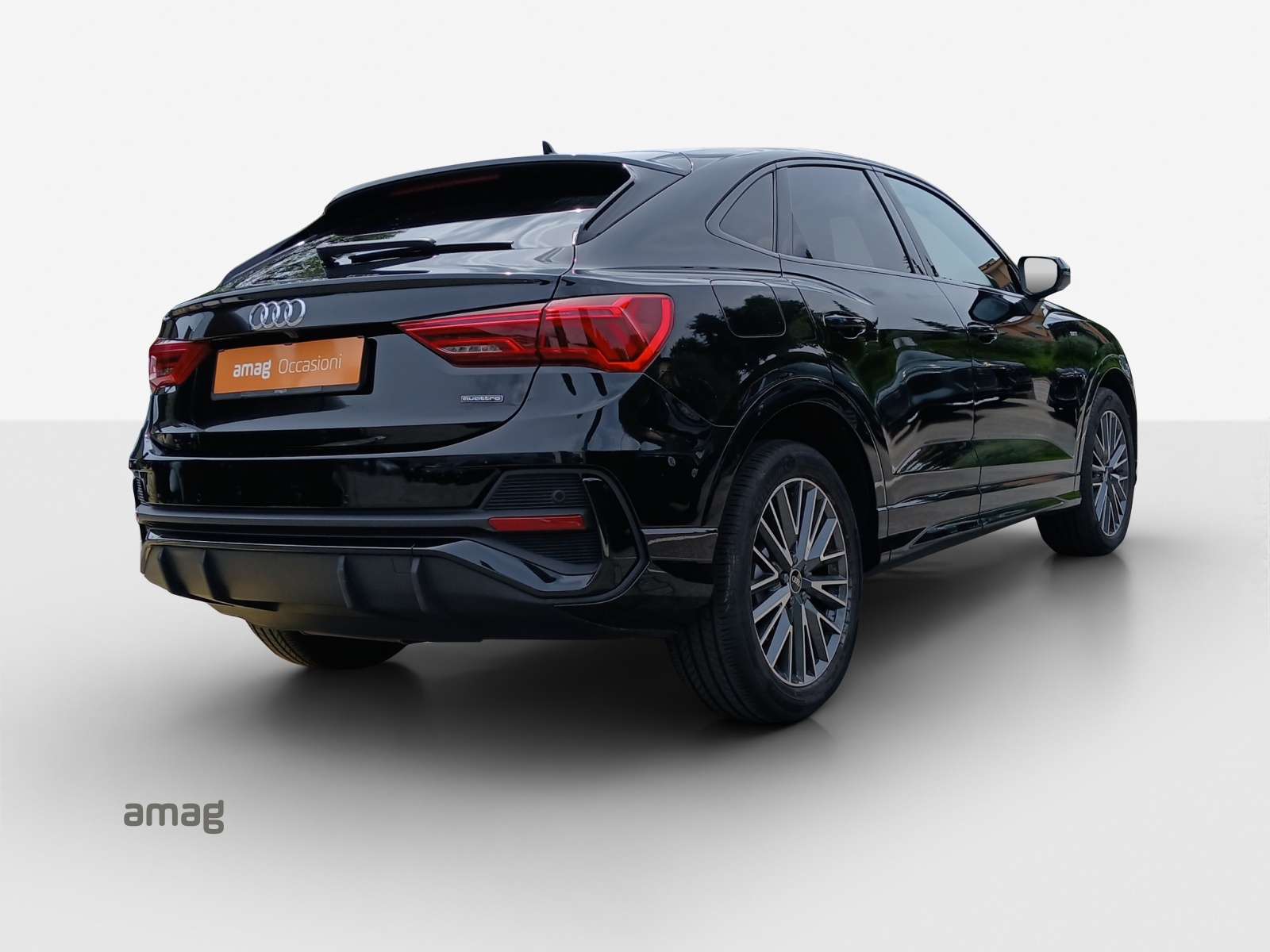 AUDI Q3 Sportback 40 TDI S line quattro S-tronic-image-4